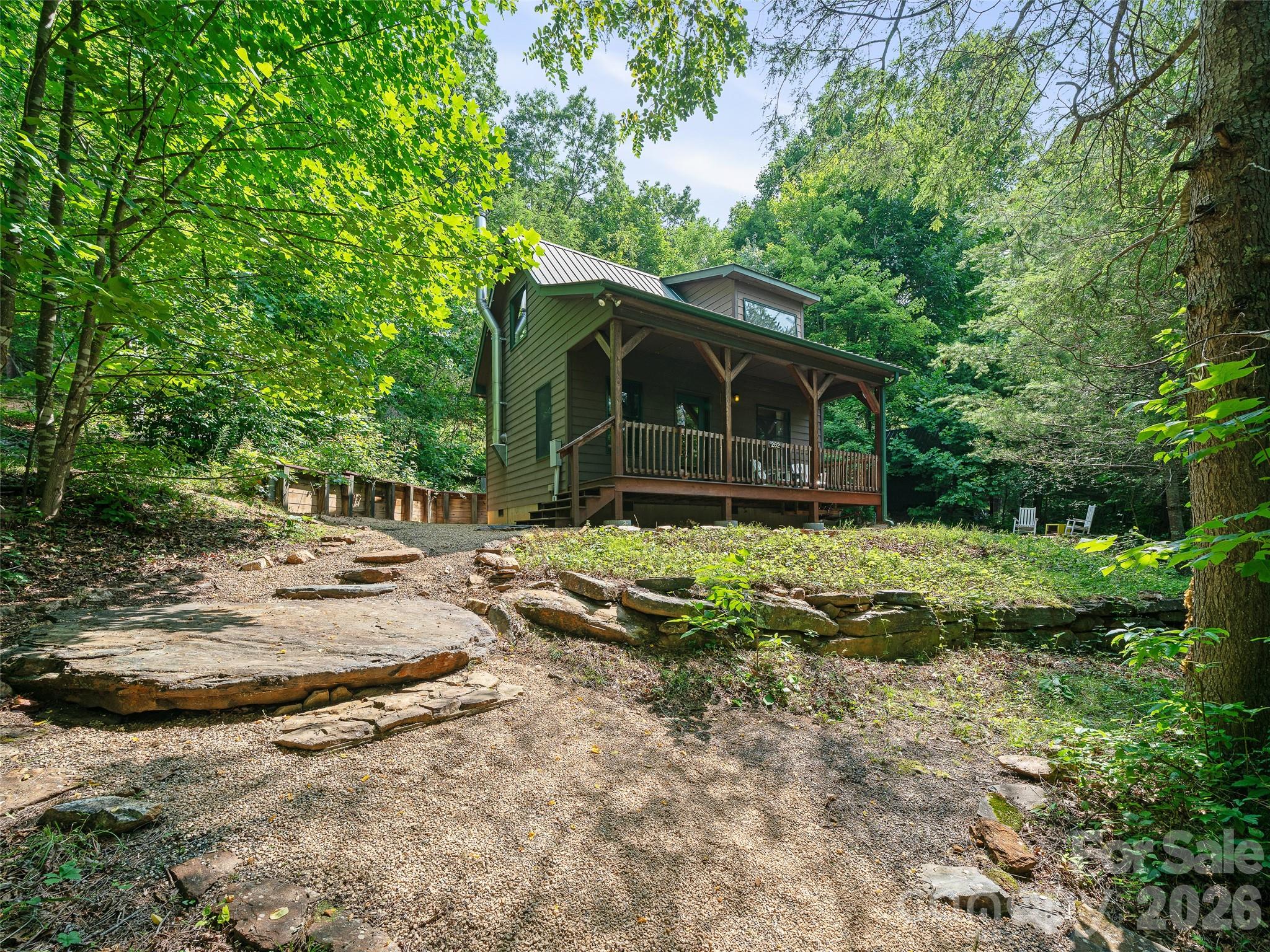 262 Little Pond Drive — Burnsville