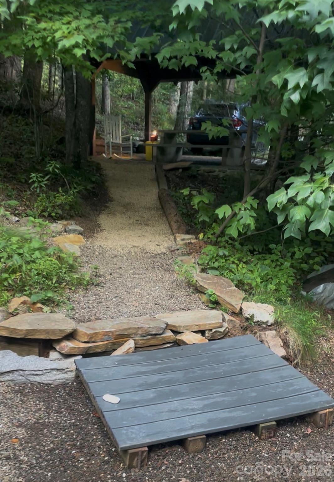 262 Little Pond Drive — Burnsville