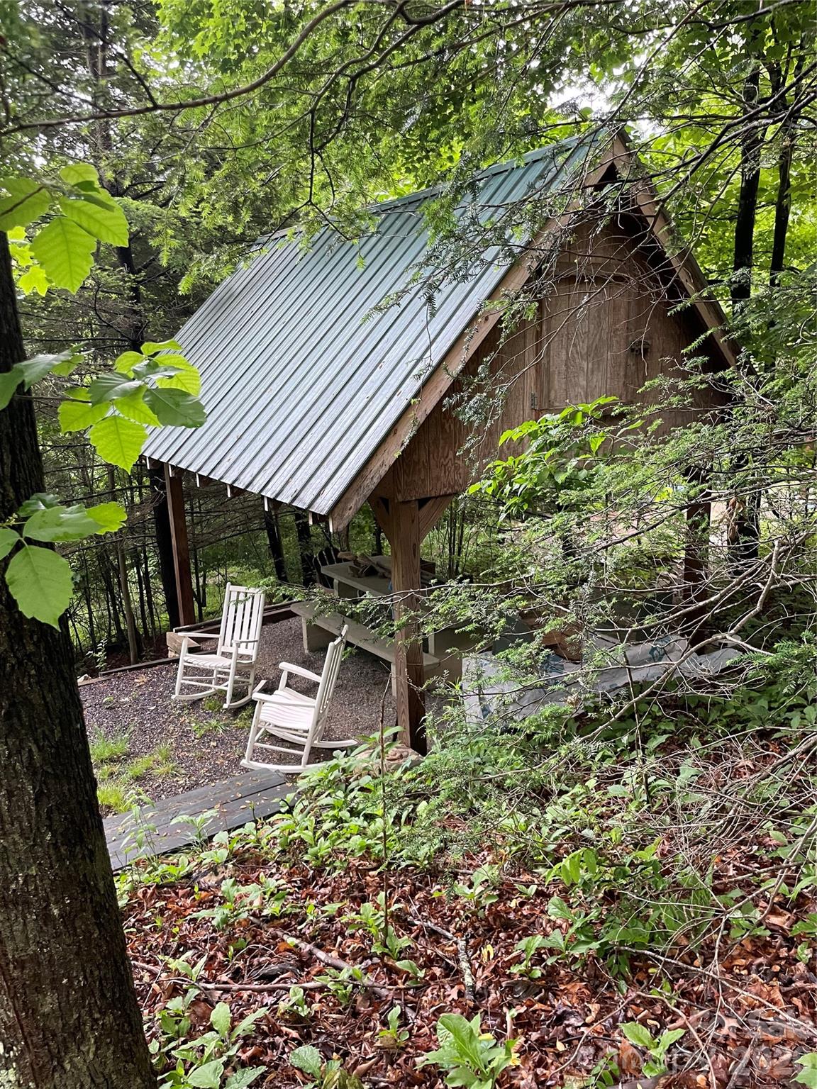 262 Little Pond Drive — Burnsville