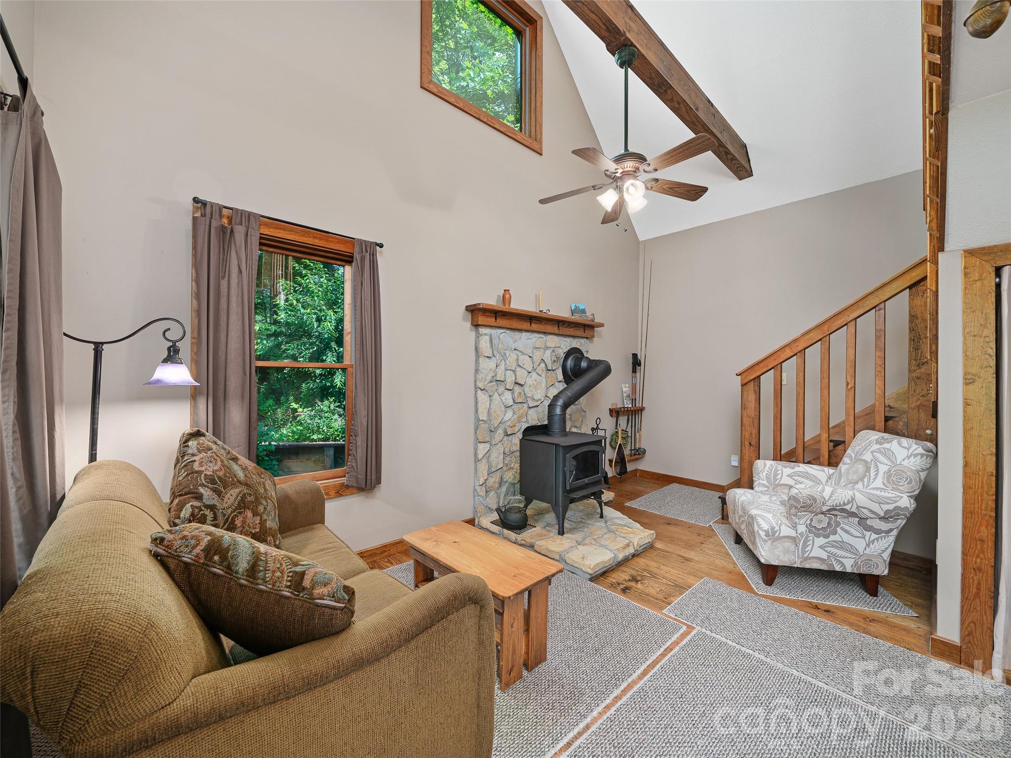 262 Little Pond Drive — Burnsville