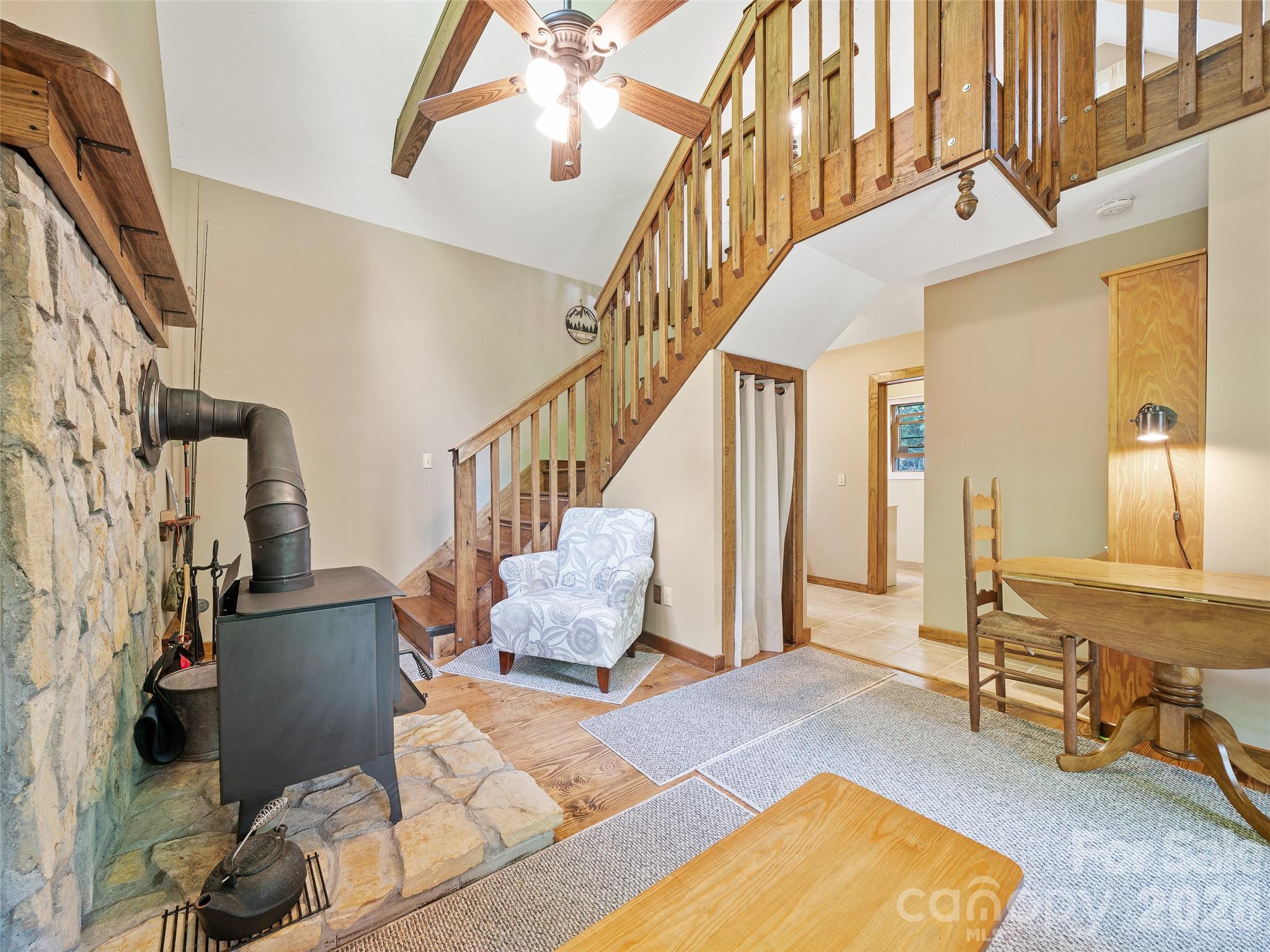 262 Little Pond Drive — Burnsville