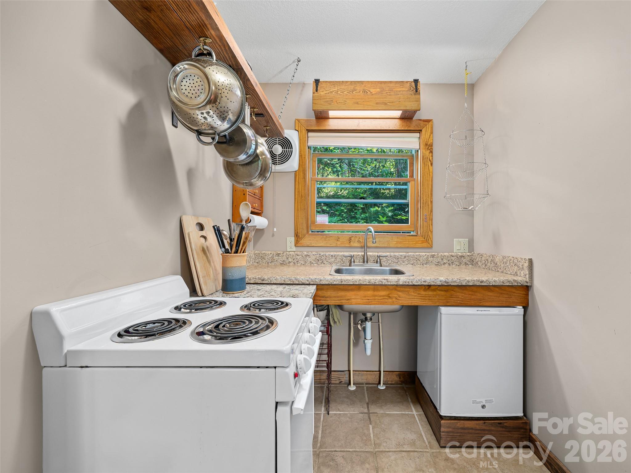 262 Little Pond Drive — Burnsville