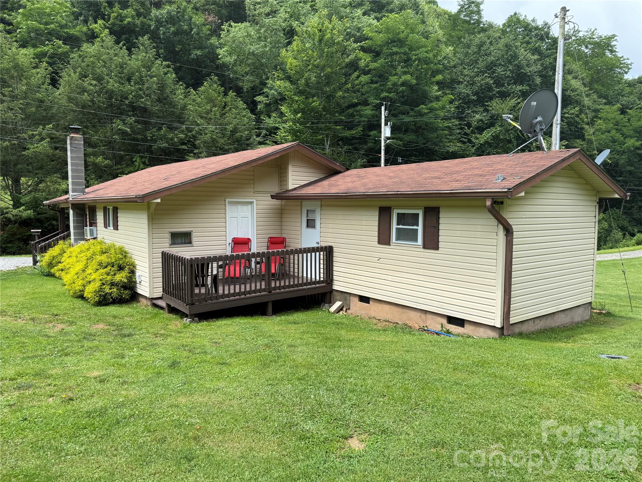 4126 & 4128 Pumpkintown Road — Sylva