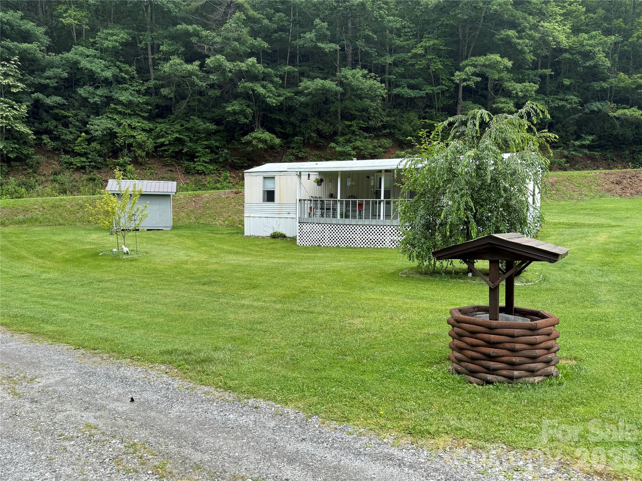 4126 & 4128 Pumpkintown Road — Sylva
