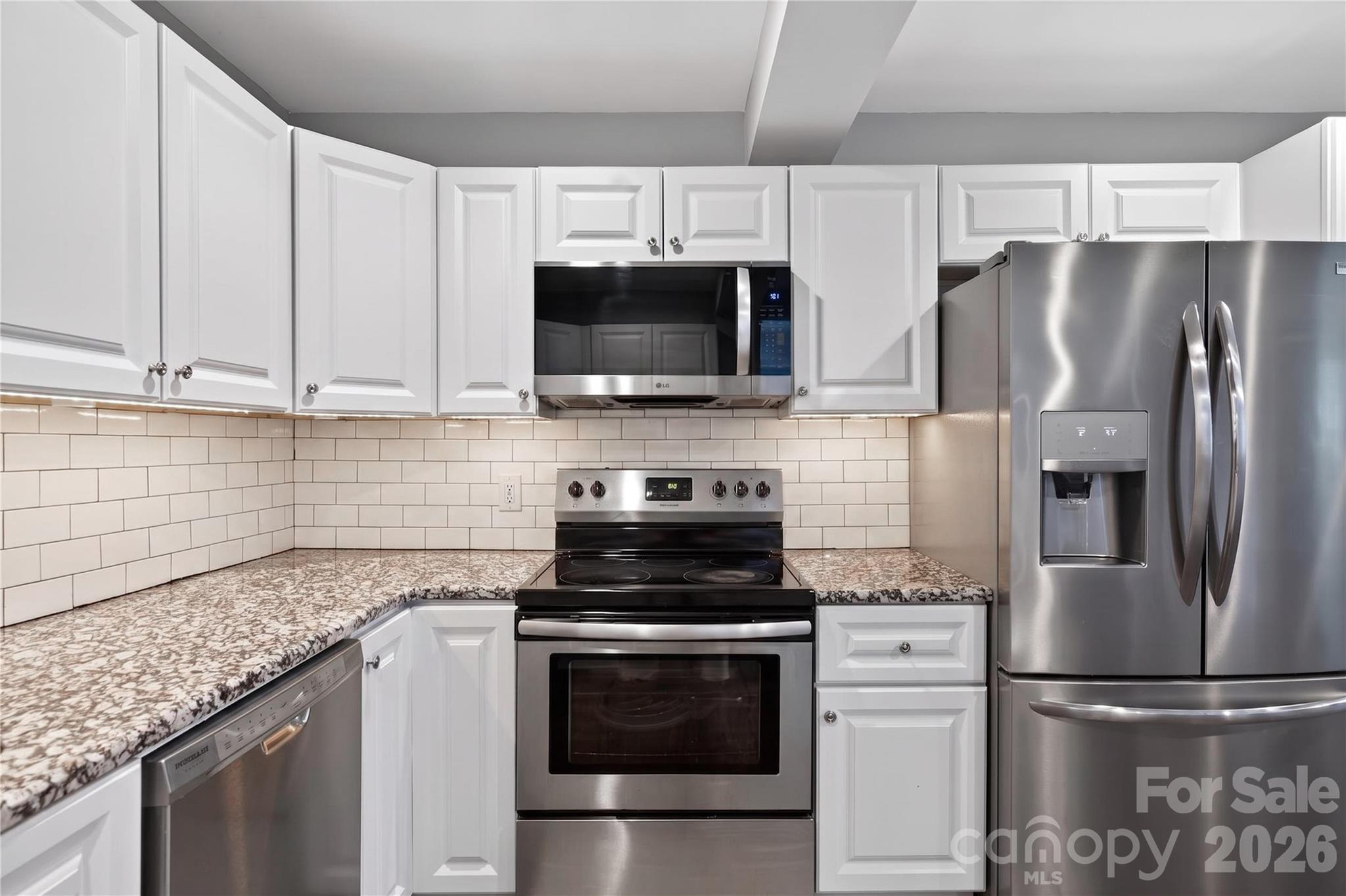 3231 Windrow Lane — Matthews