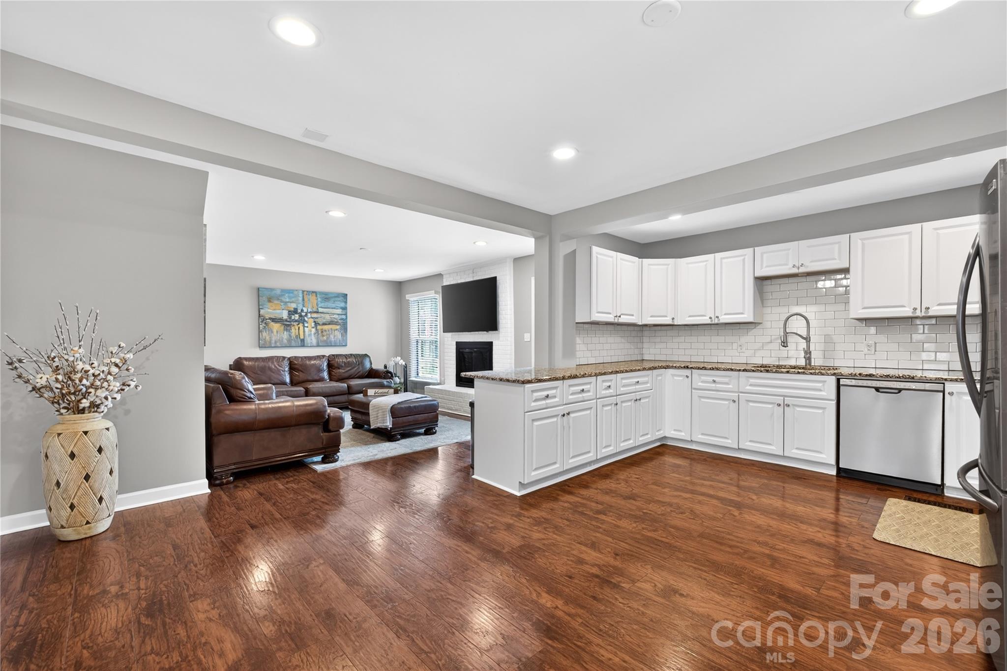 3231 Windrow Lane — Matthews