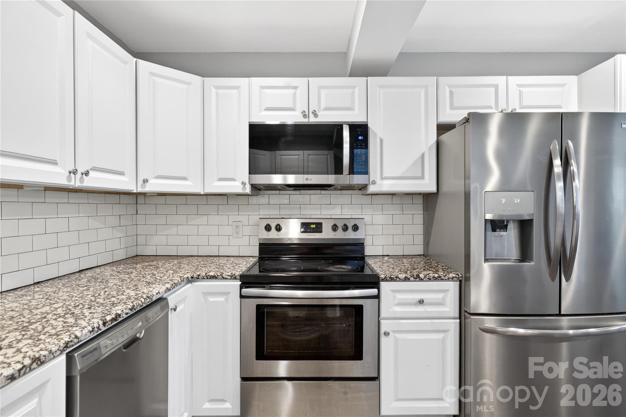 3231 Windrow Lane — Matthews