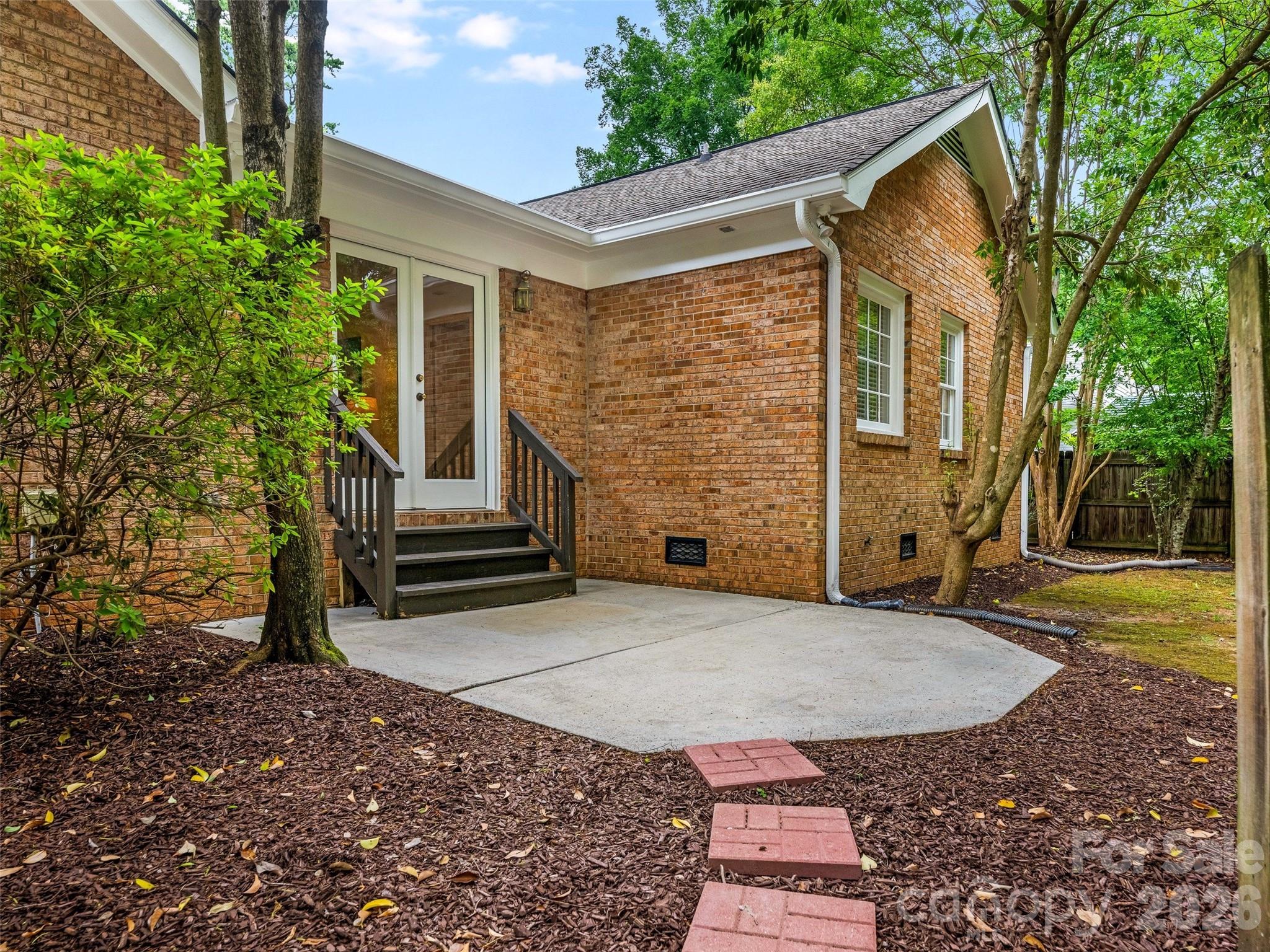 5020 Glenbrier Drive — Charlotte