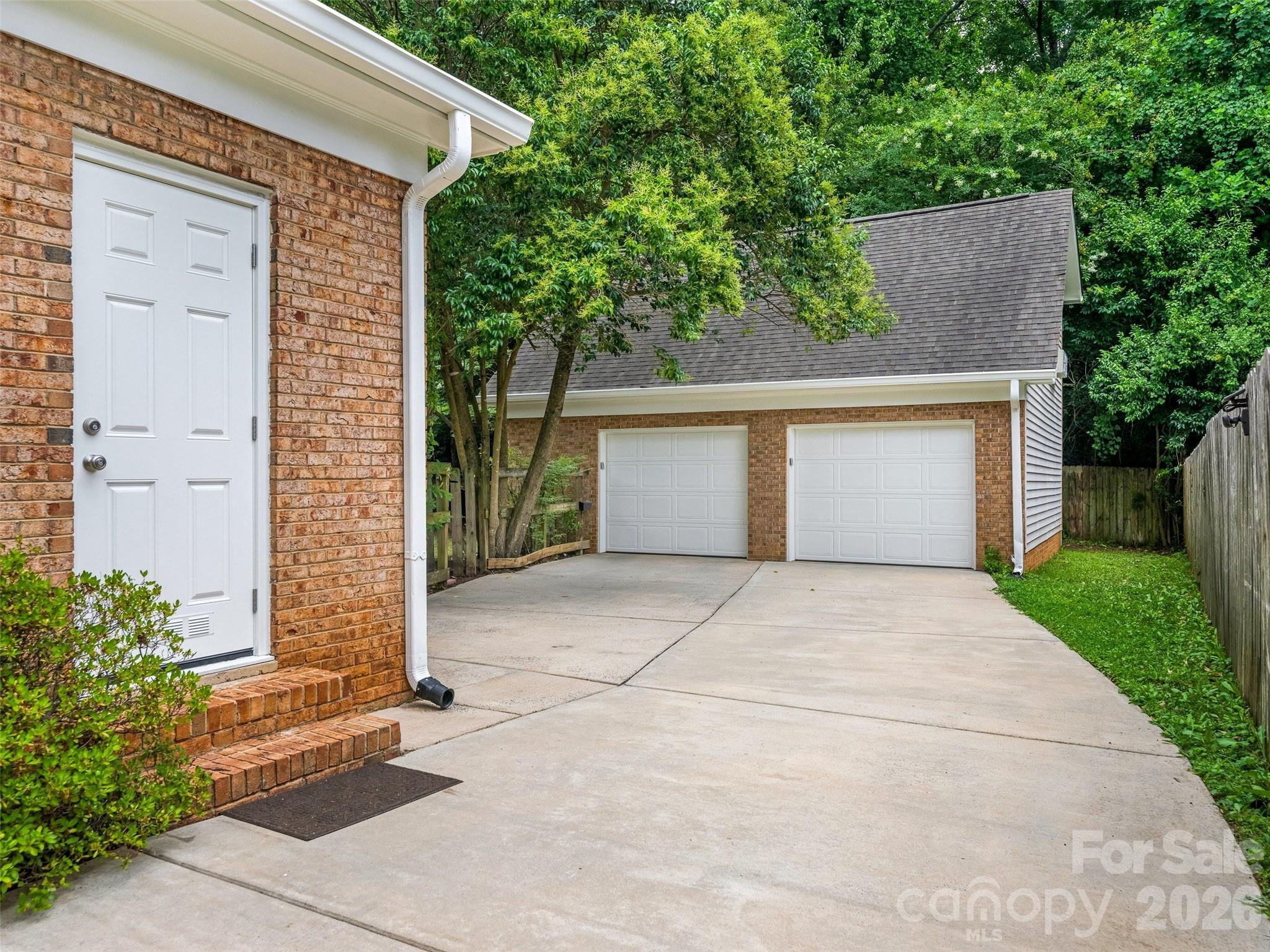 5020 Glenbrier Drive — Charlotte