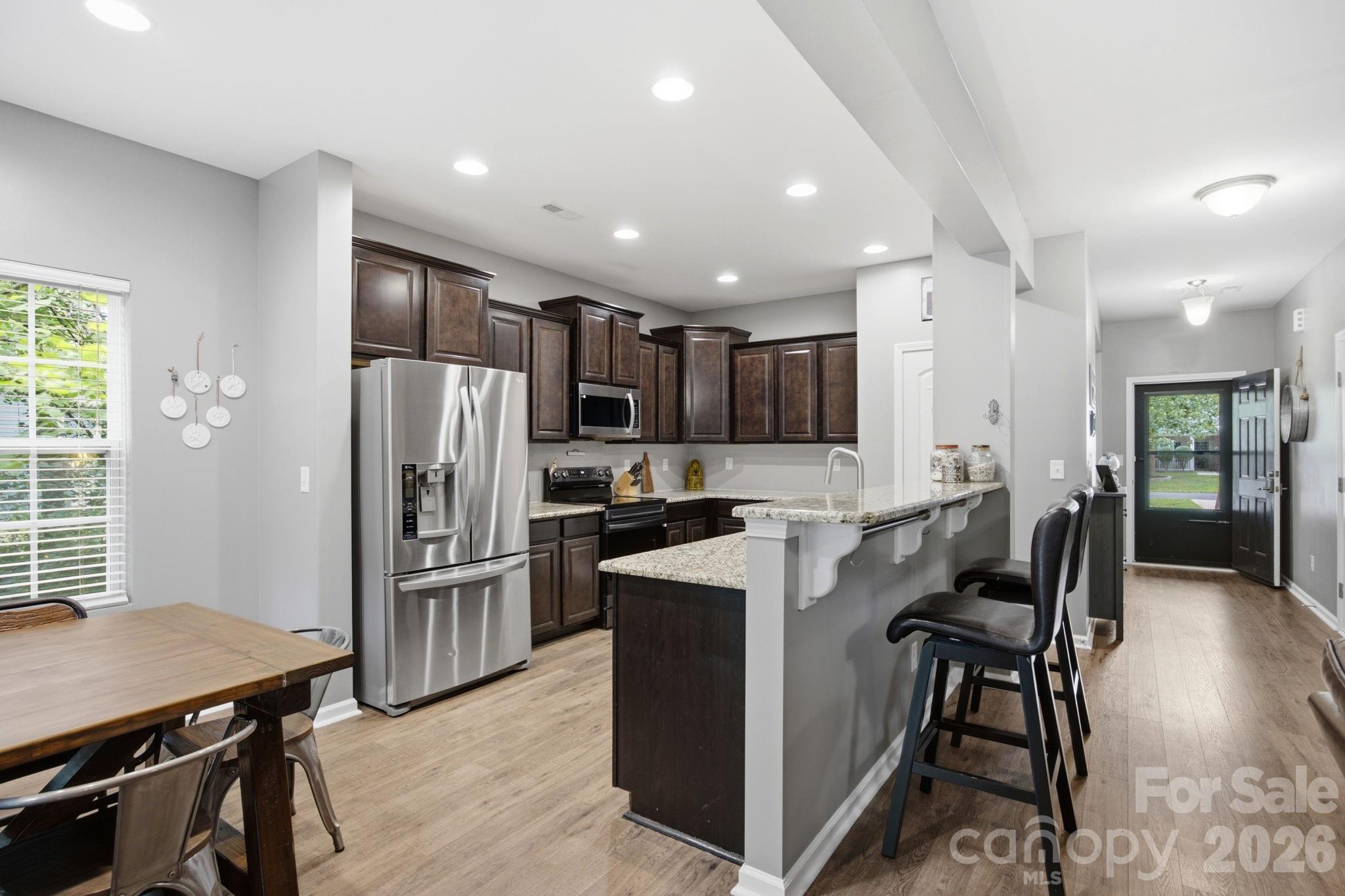 12325 Canal Drive — Huntersville