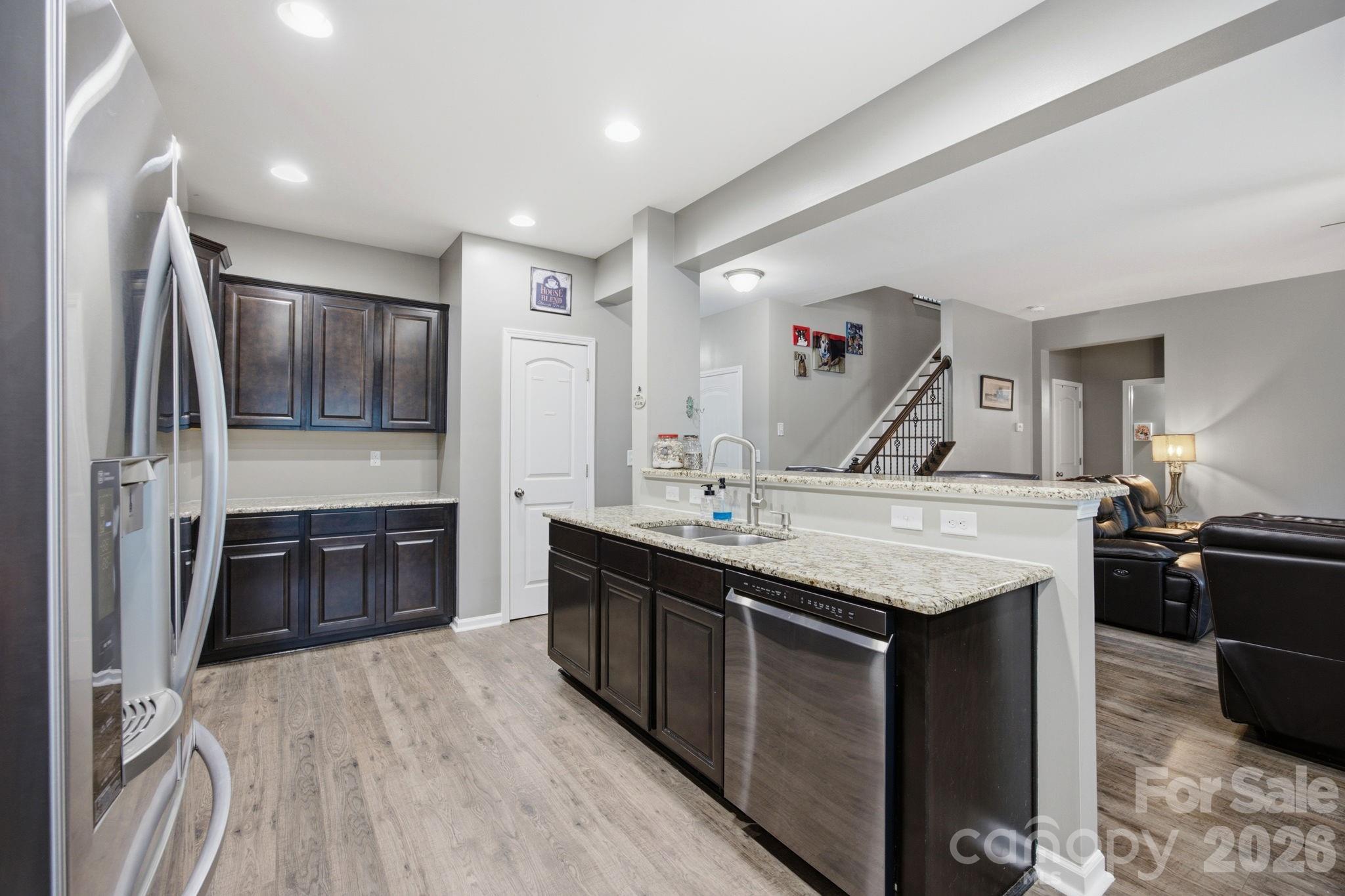 12325 Canal Drive — Huntersville