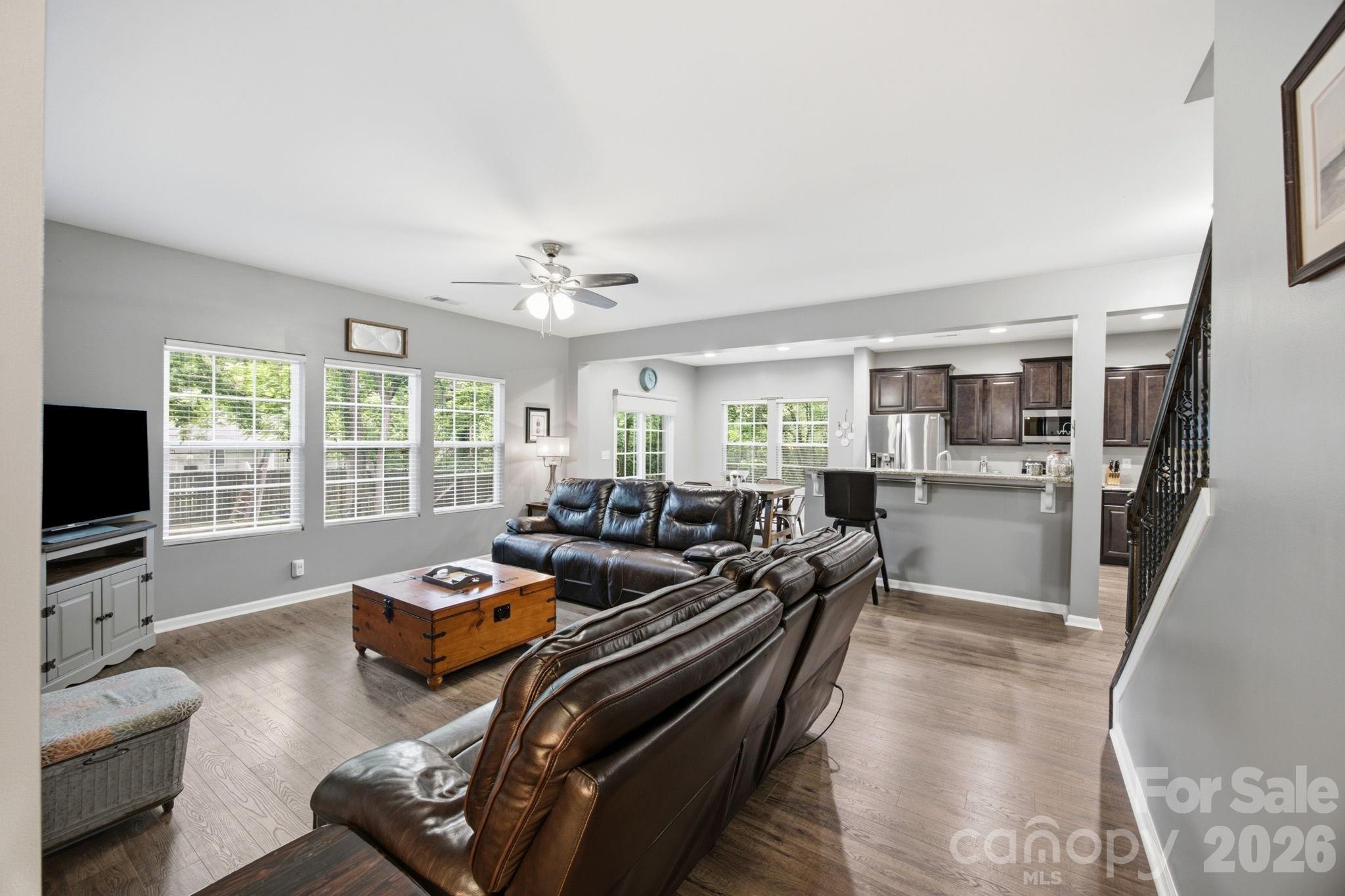 12325 Canal Drive — Huntersville