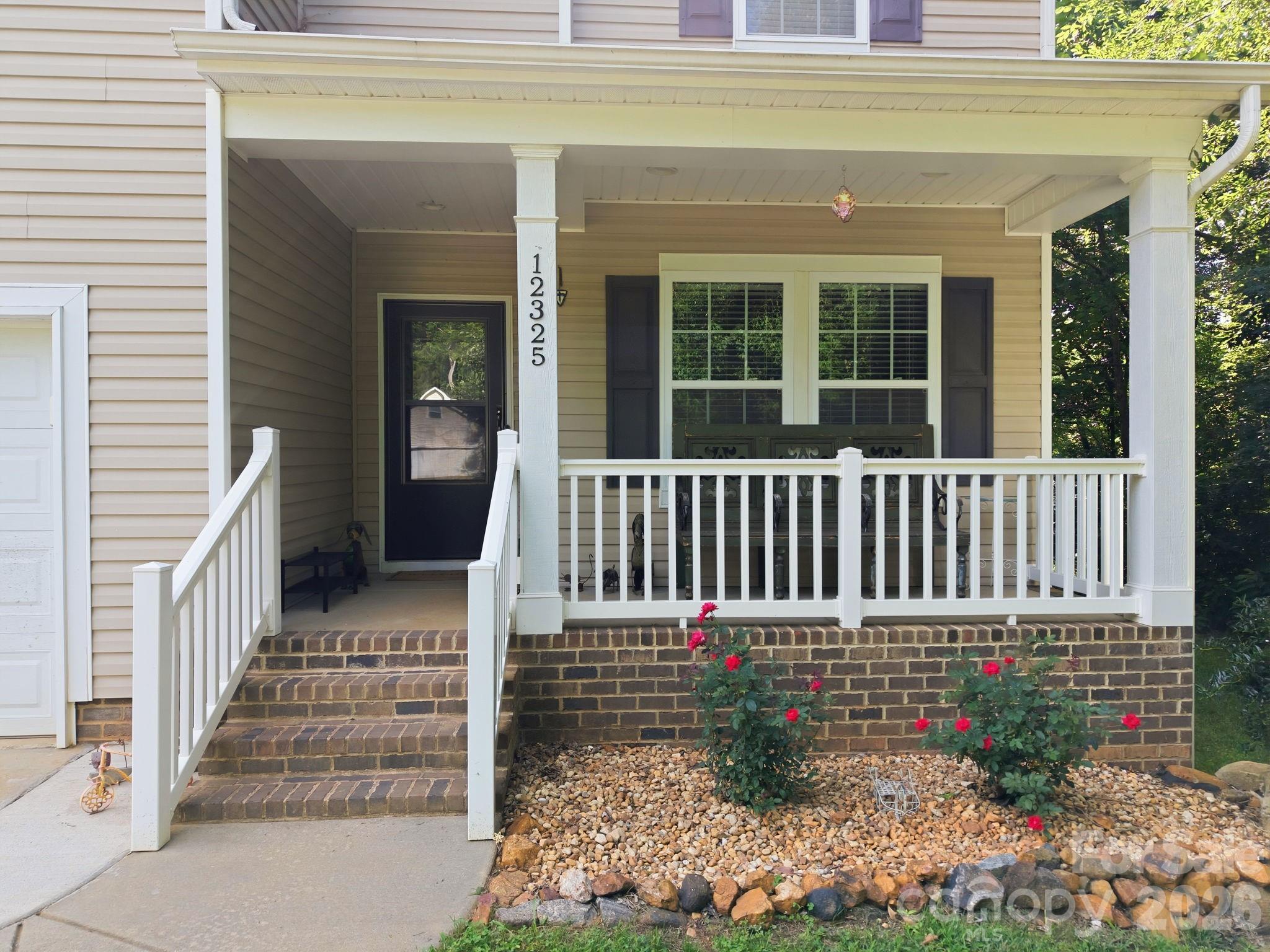 12325 Canal Drive — Huntersville
