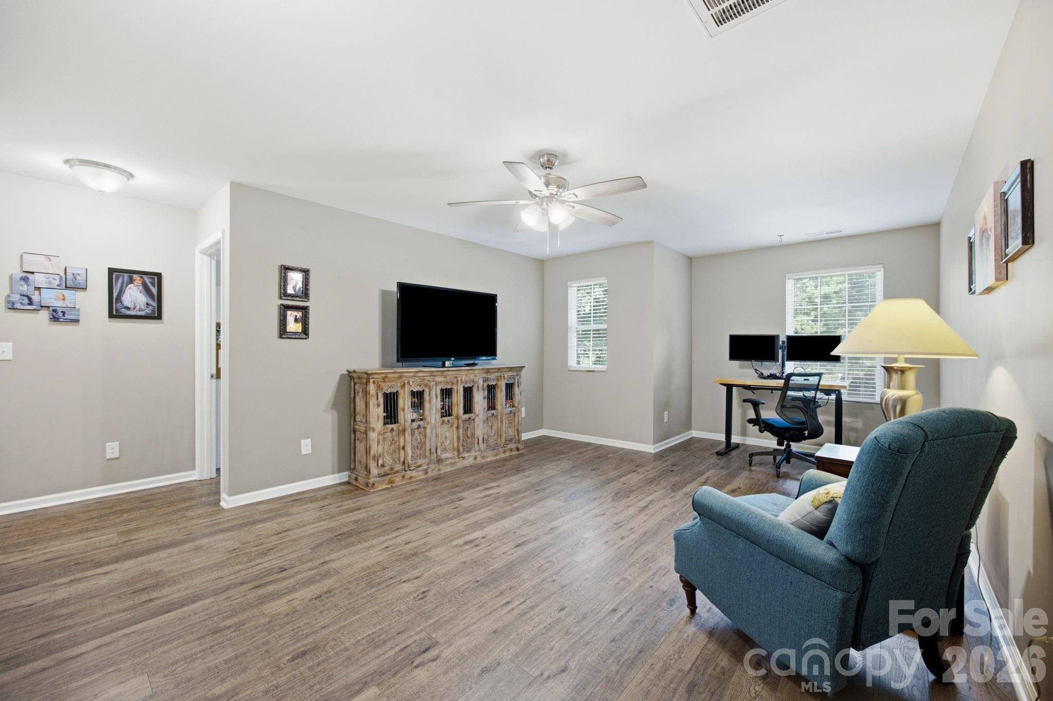 12325 Canal Drive — Huntersville