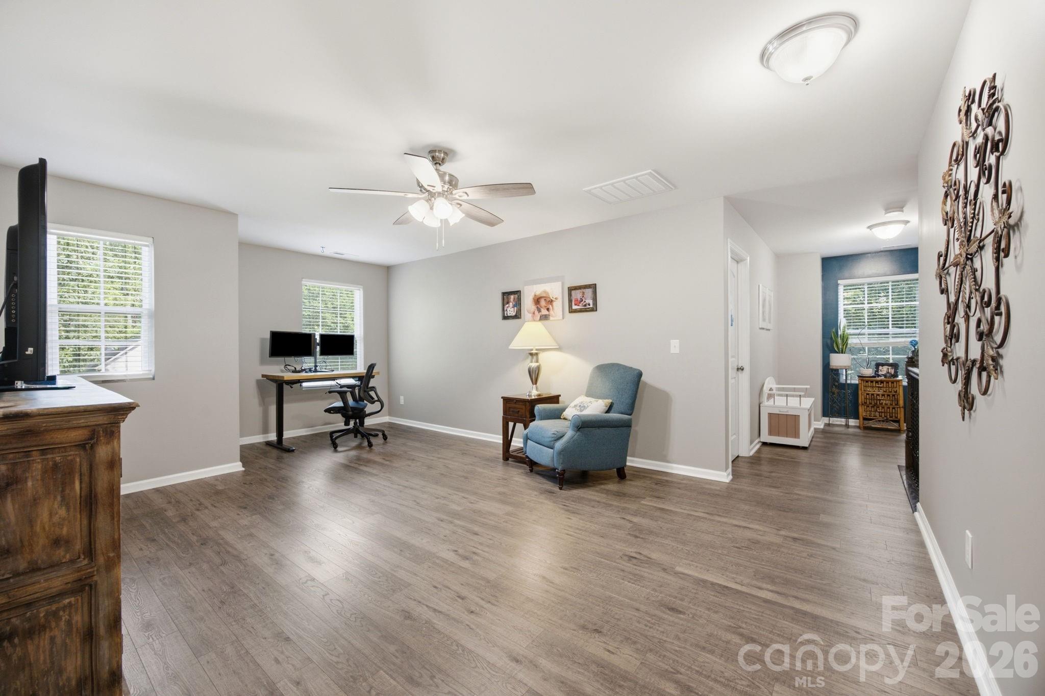 12325 Canal Drive — Huntersville