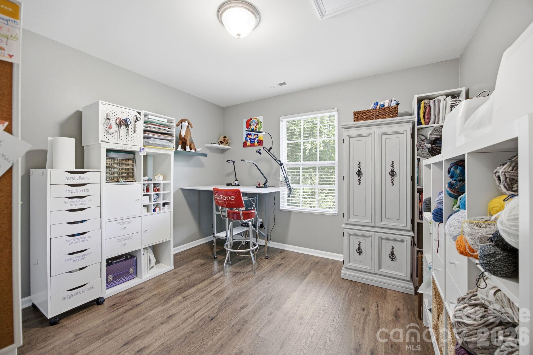 12325 Canal Drive — Huntersville