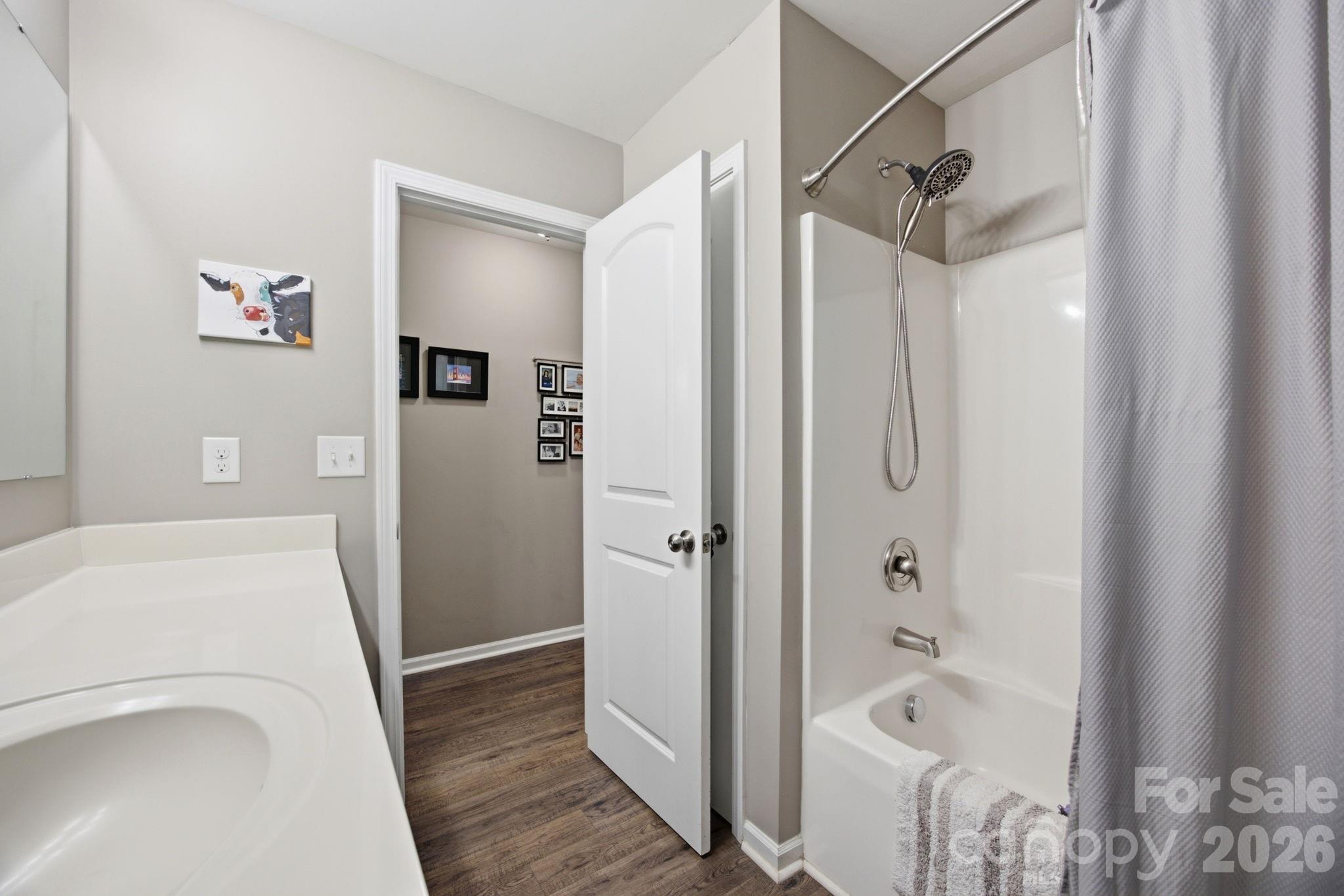 12325 Canal Drive — Huntersville