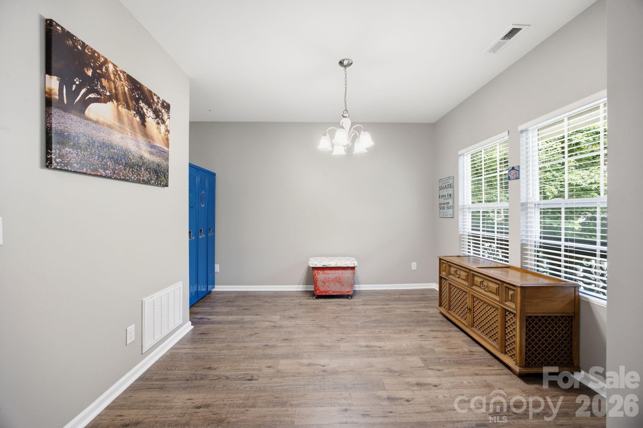 12325 Canal Drive — Huntersville