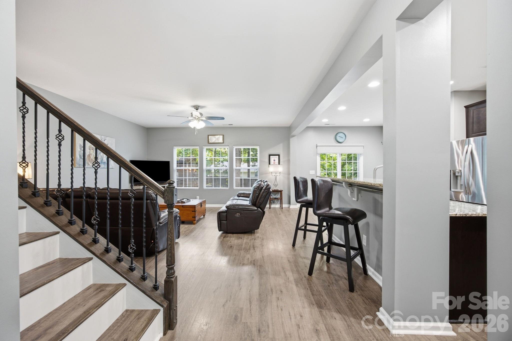 12325 Canal Drive — Huntersville