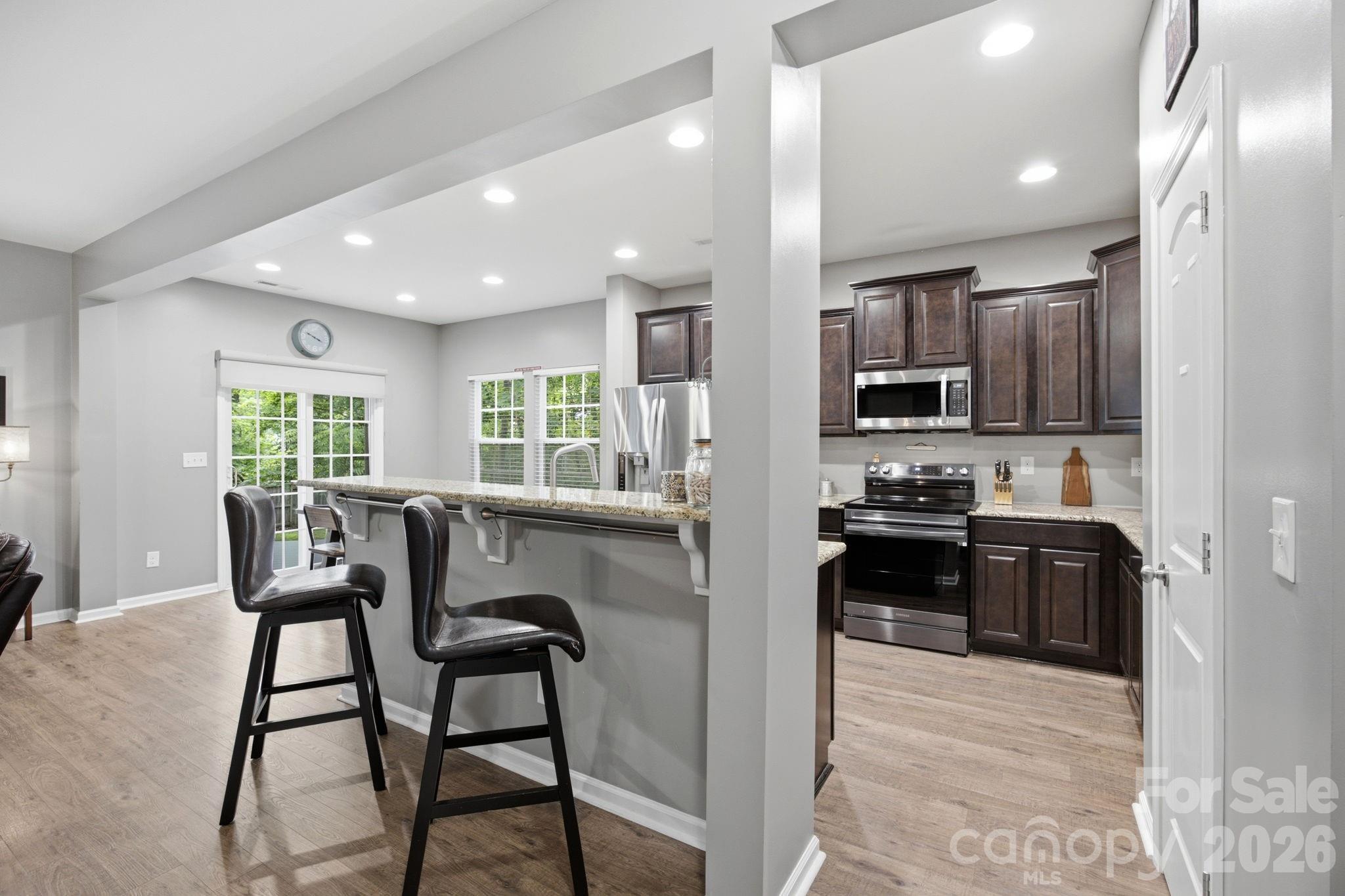 12325 Canal Drive — Huntersville