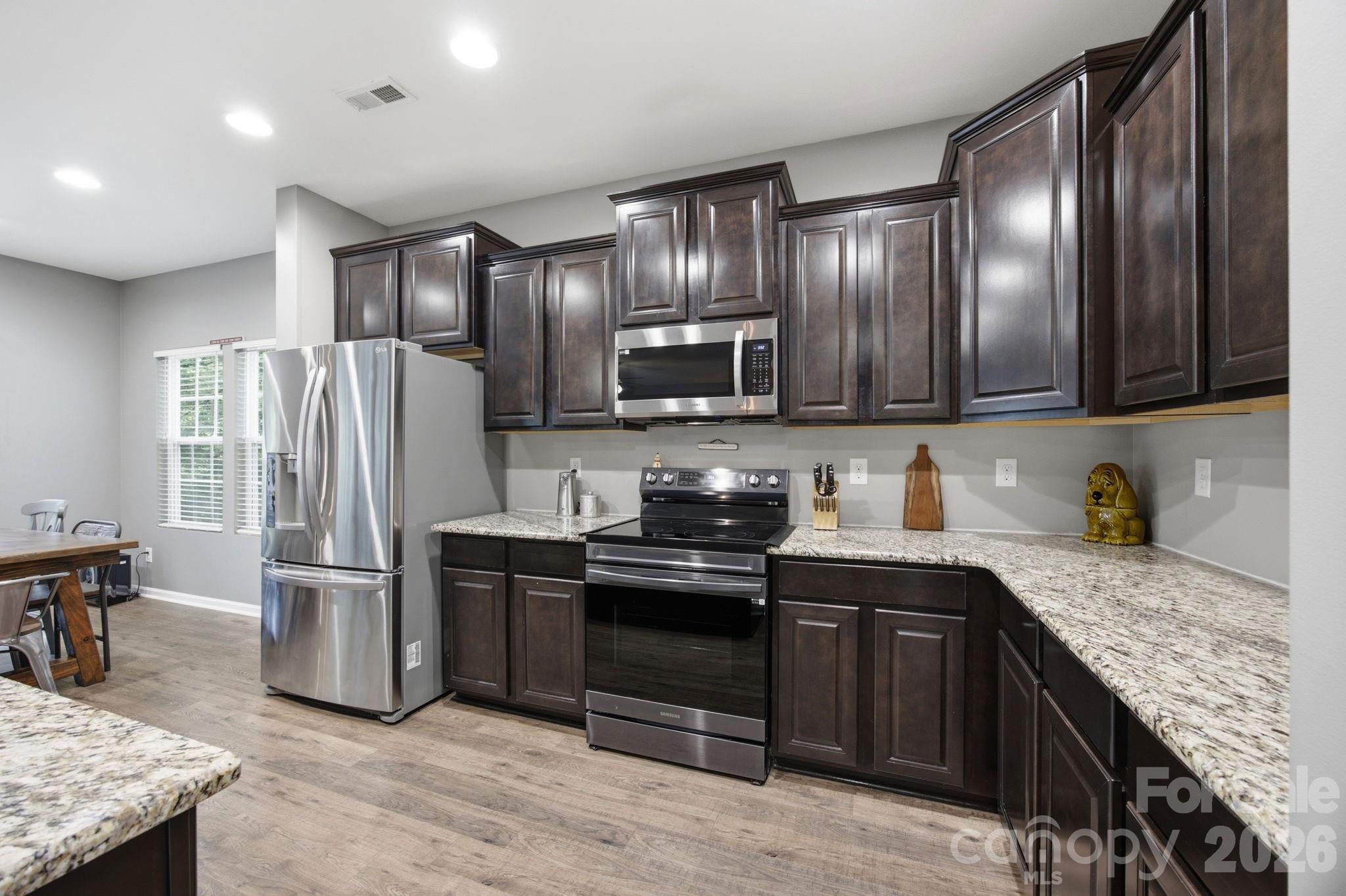 12325 Canal Drive — Huntersville