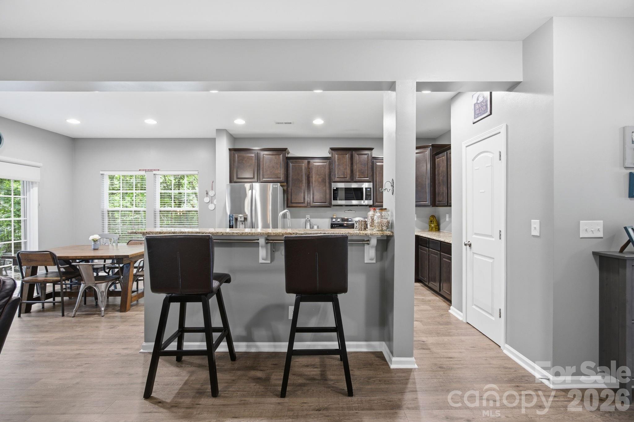 12325 Canal Drive — Huntersville