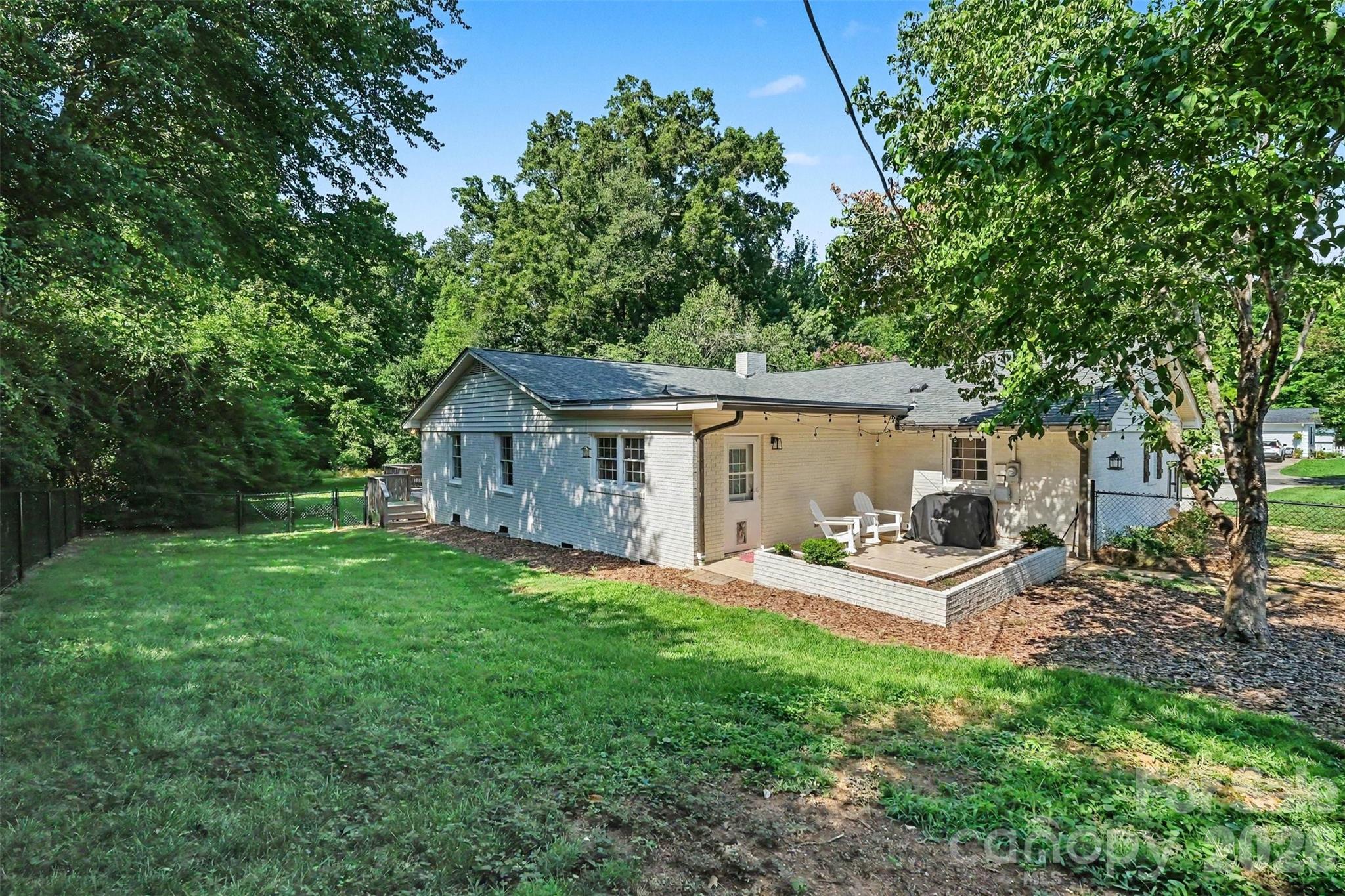 1203 Flintshire Drive — Albemarle