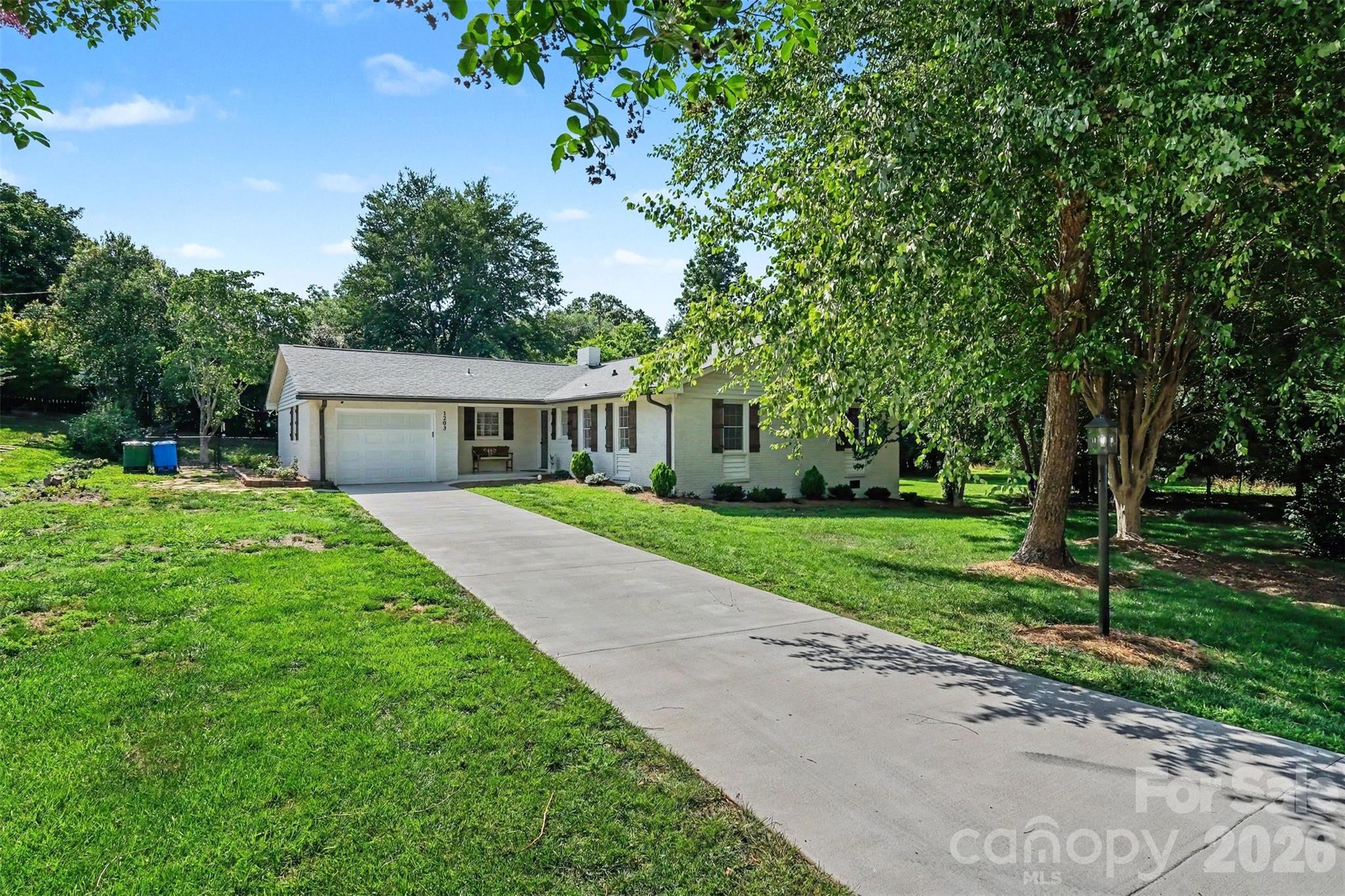 1203 Flintshire Drive — Albemarle