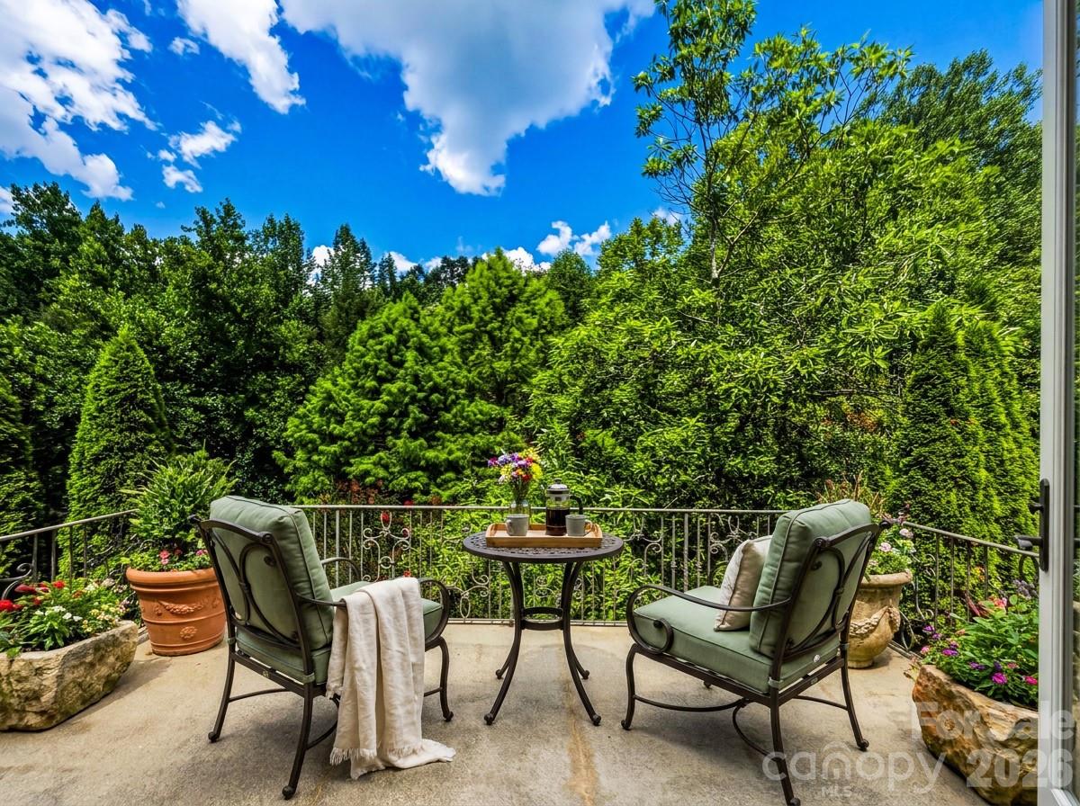 150 Rainbow View Drive — Fletcher