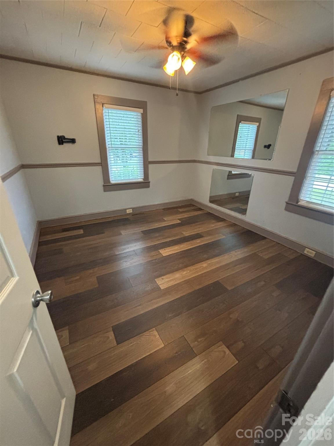 327 Arrowood Street SE — Lenoir