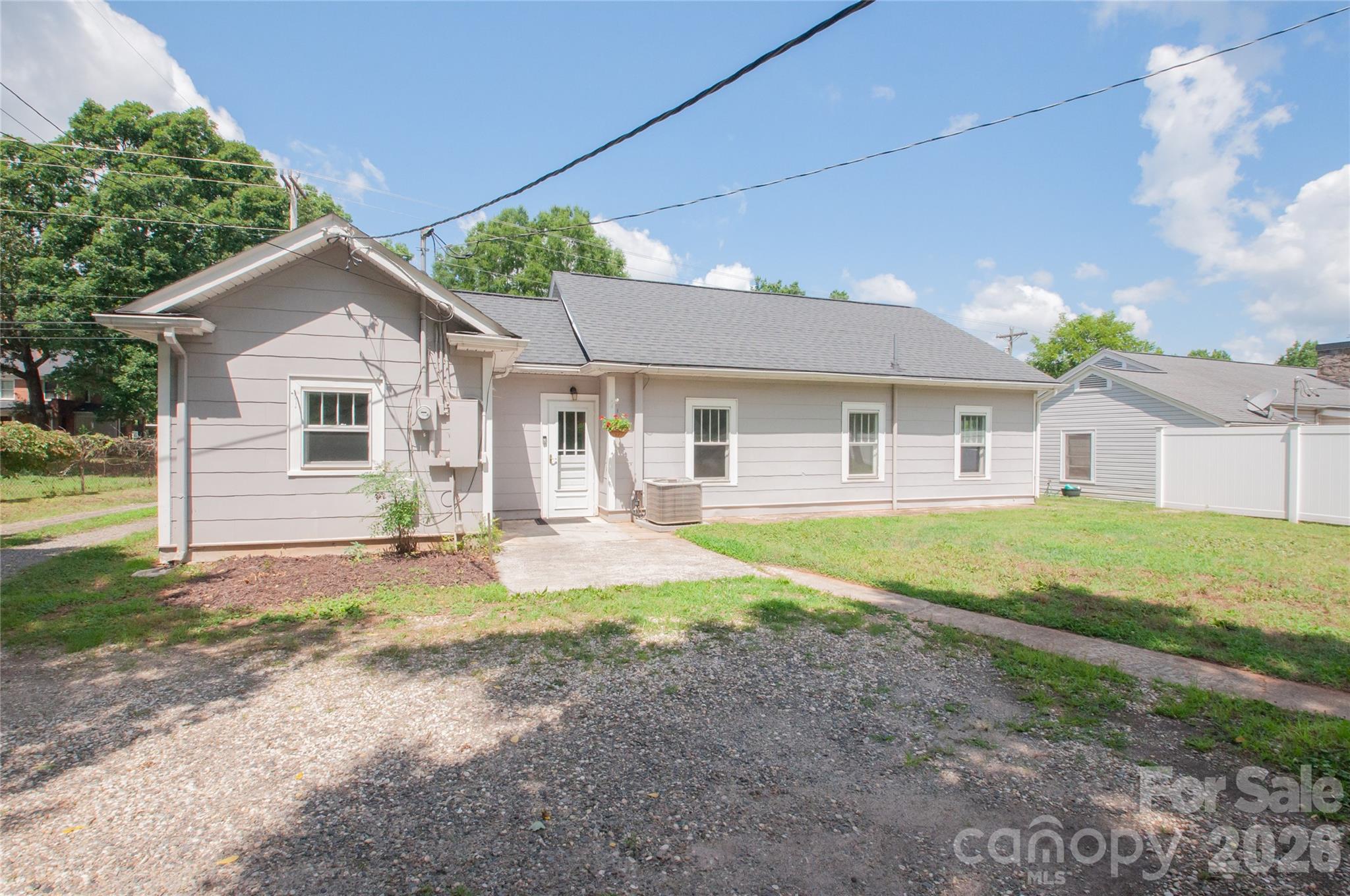 2505 Shelton Avenue — Statesville