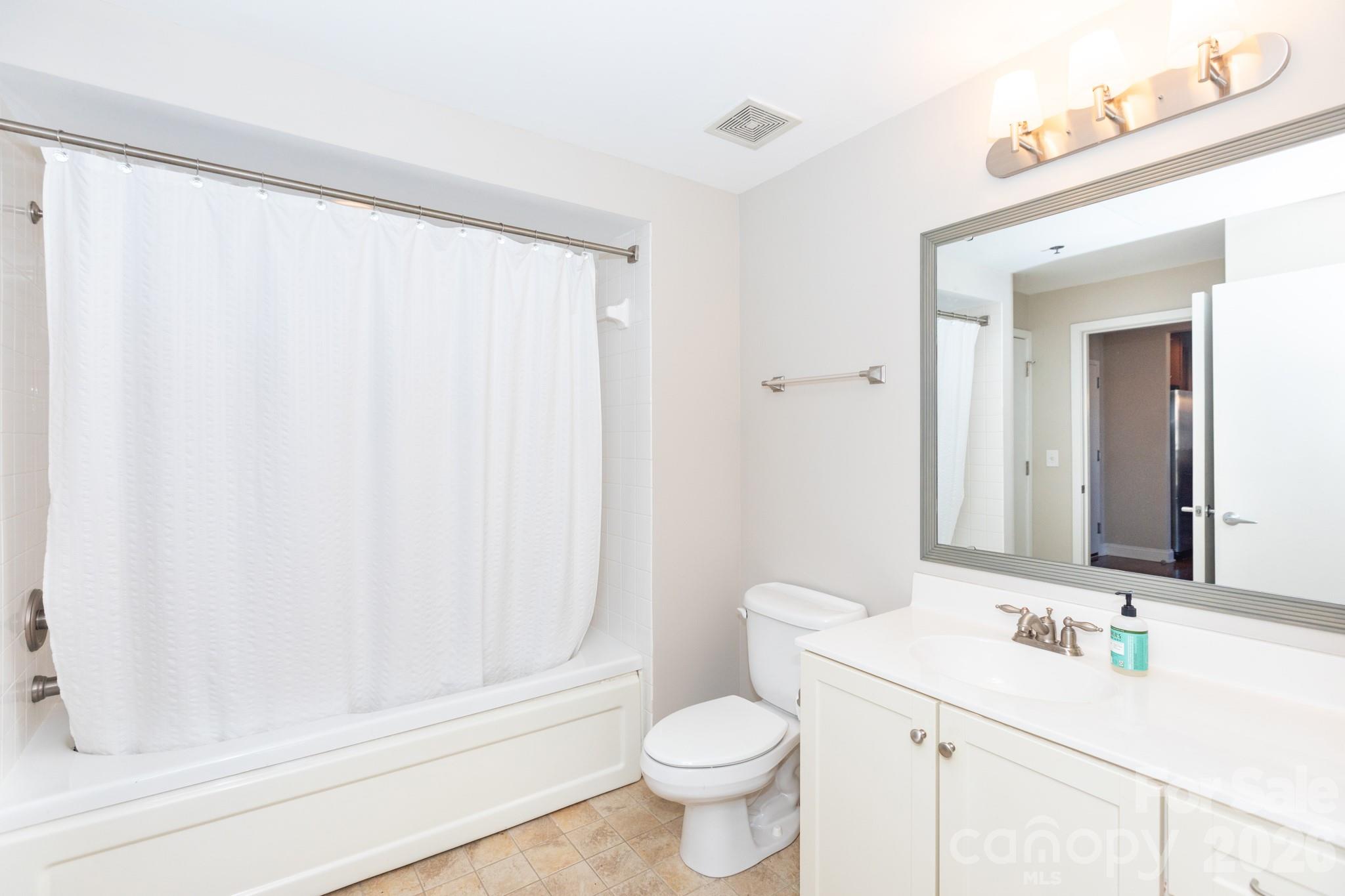 3920 Sharon Road — Charlotte