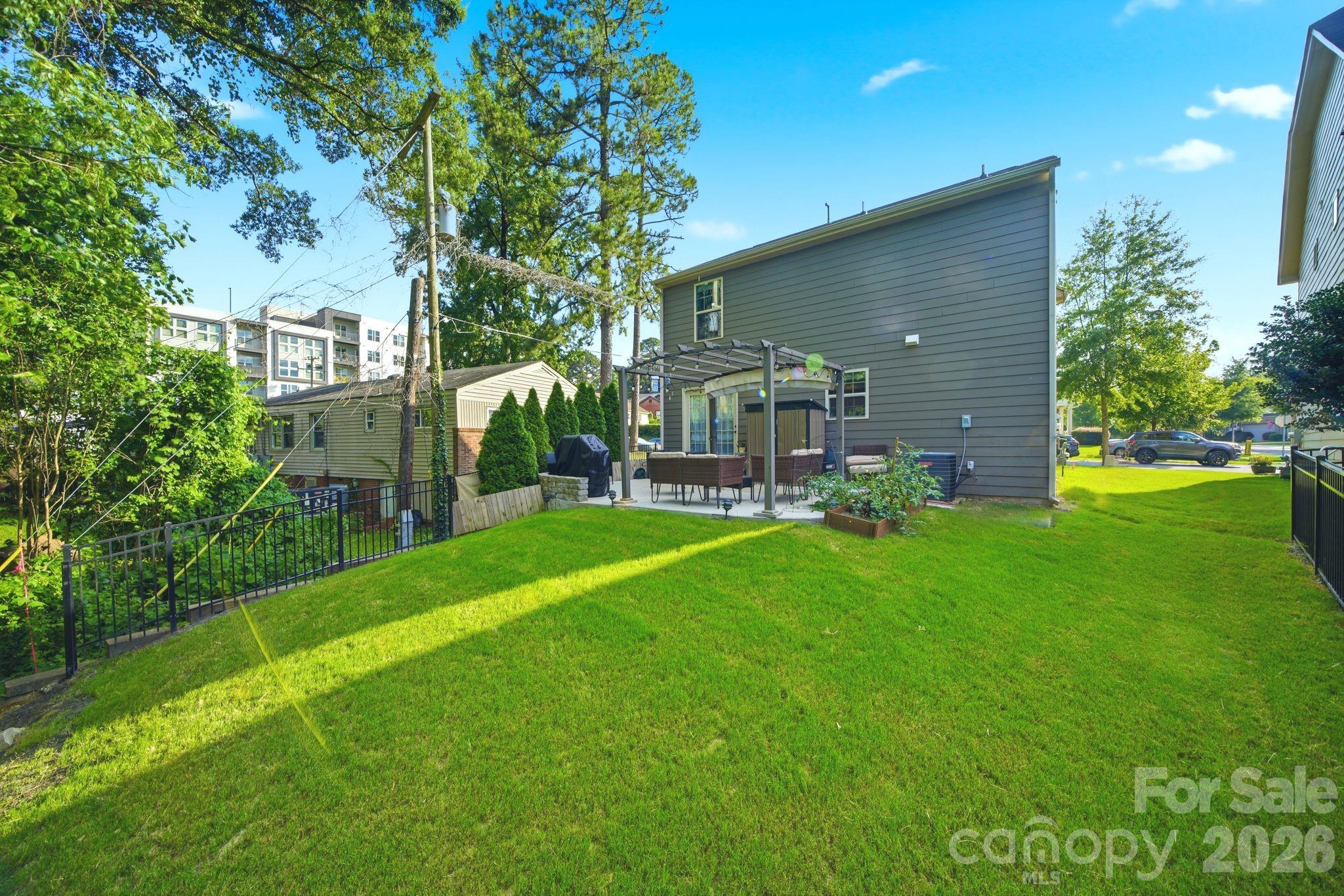 1829 Evergreen Drive — Charlotte