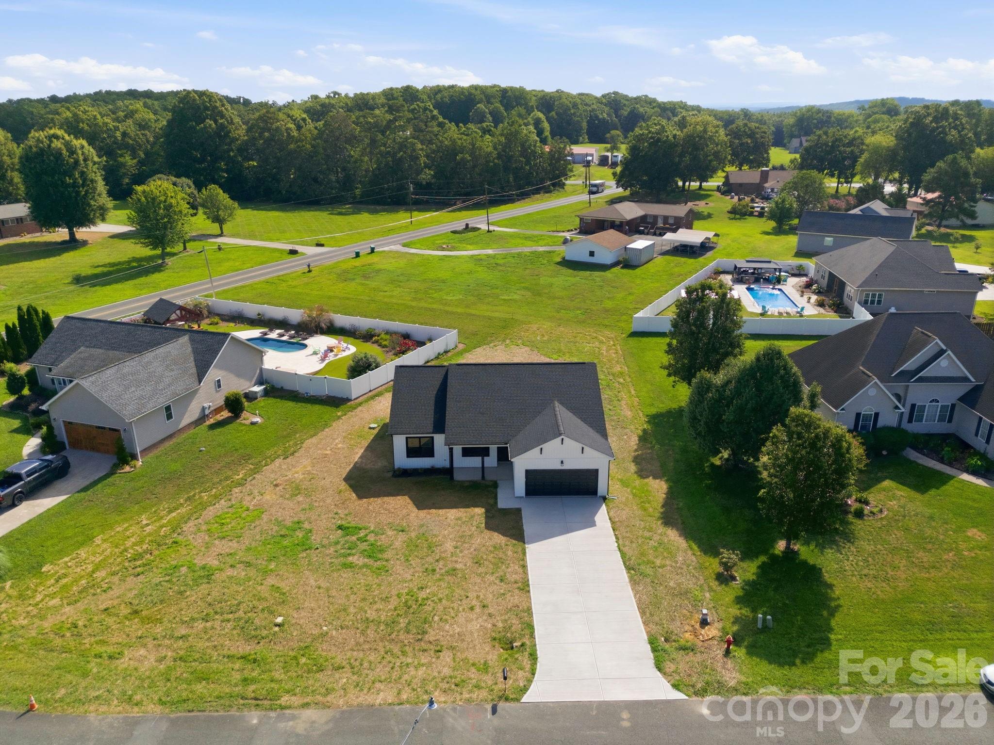 1962 Redwood Drive — Oakboro