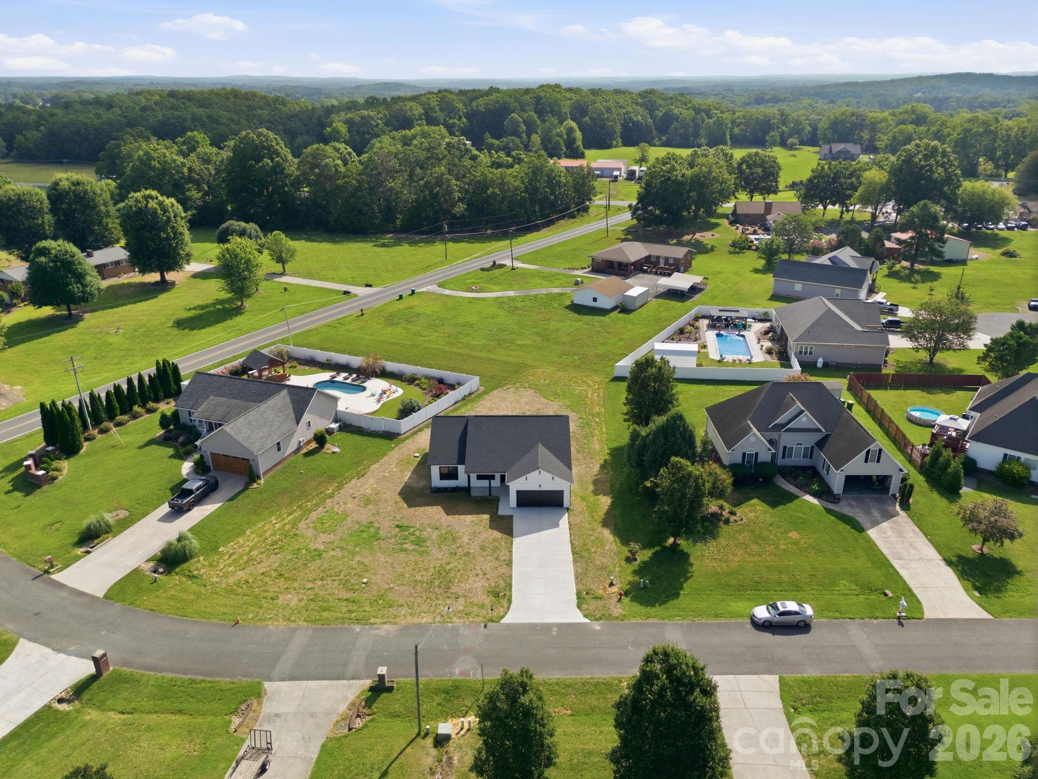 1962 Redwood Drive — Oakboro