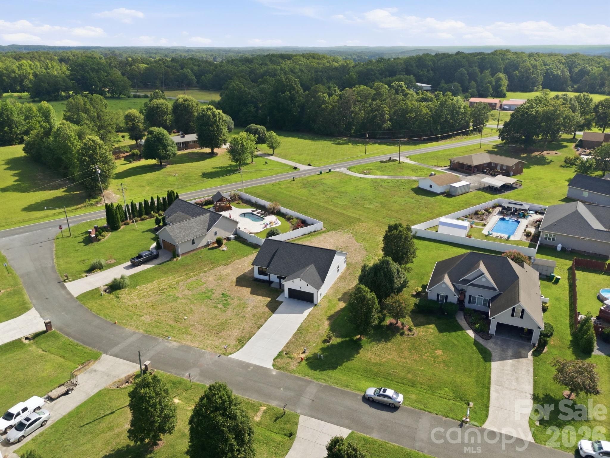 1962 Redwood Drive — Oakboro