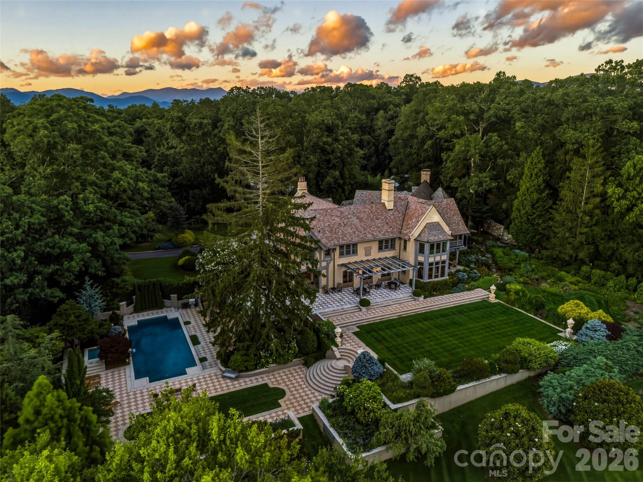 7 Stuyvesant Road — Biltmore Forest