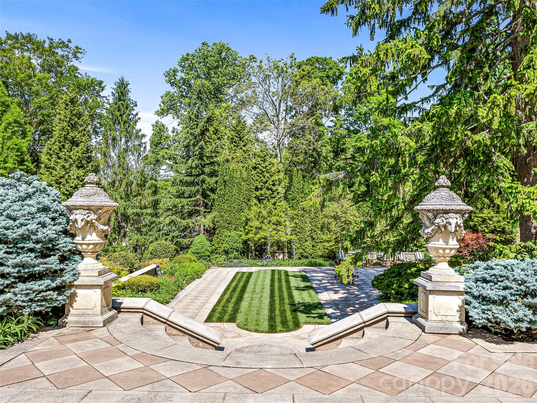 7 Stuyvesant Road — Biltmore Forest