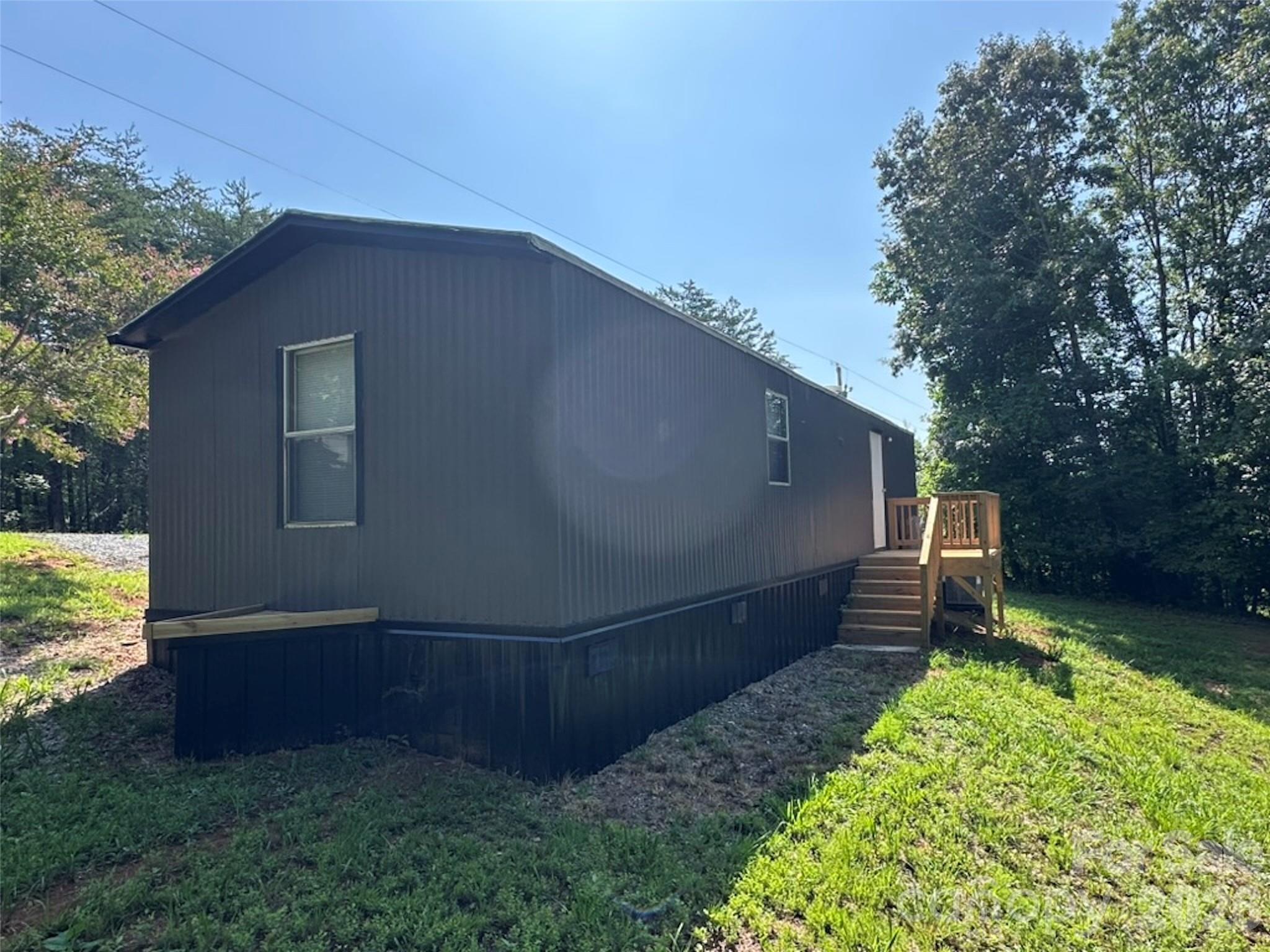 285 Cold Springs Road — Mill Spring