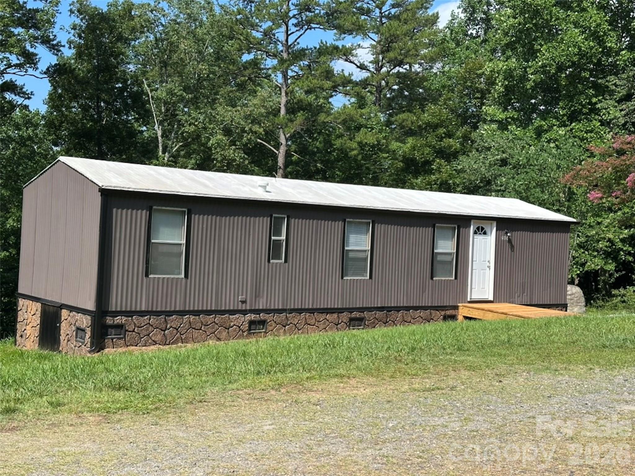 285 Cold Springs Road — Mill Spring