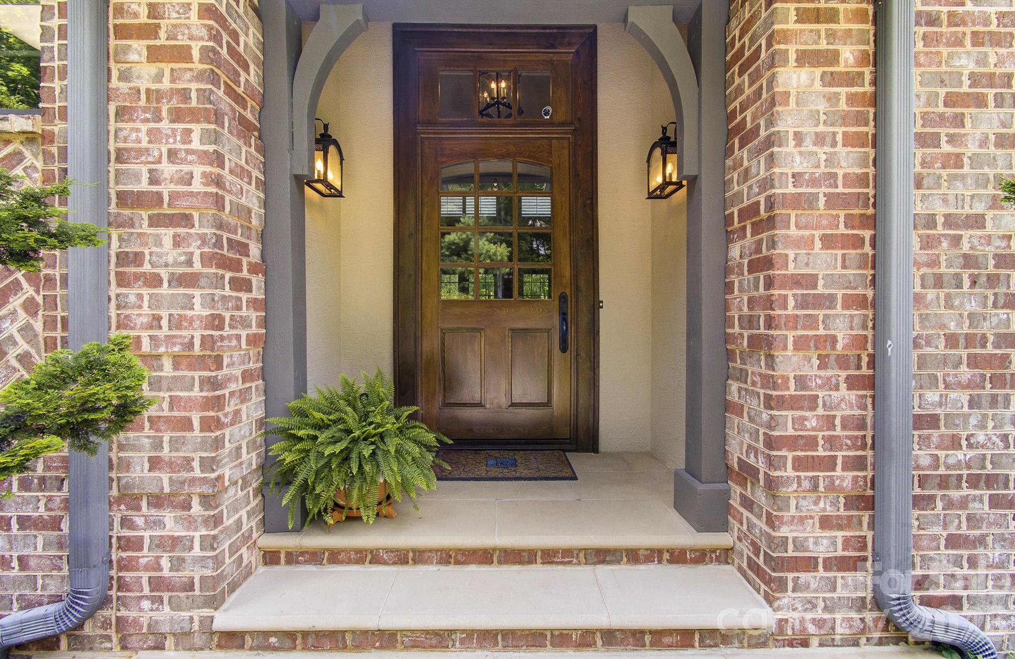 1333 Solomon Circle — Hendersonville