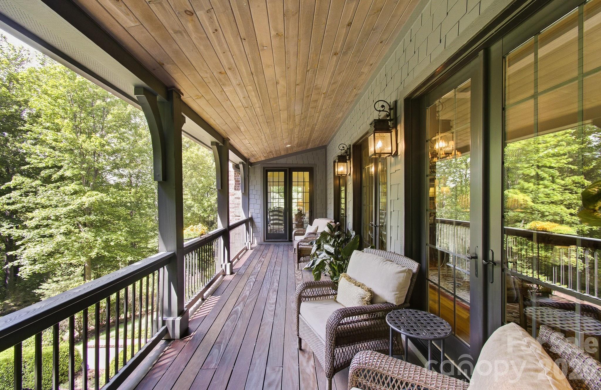 1333 Solomon Circle — Hendersonville