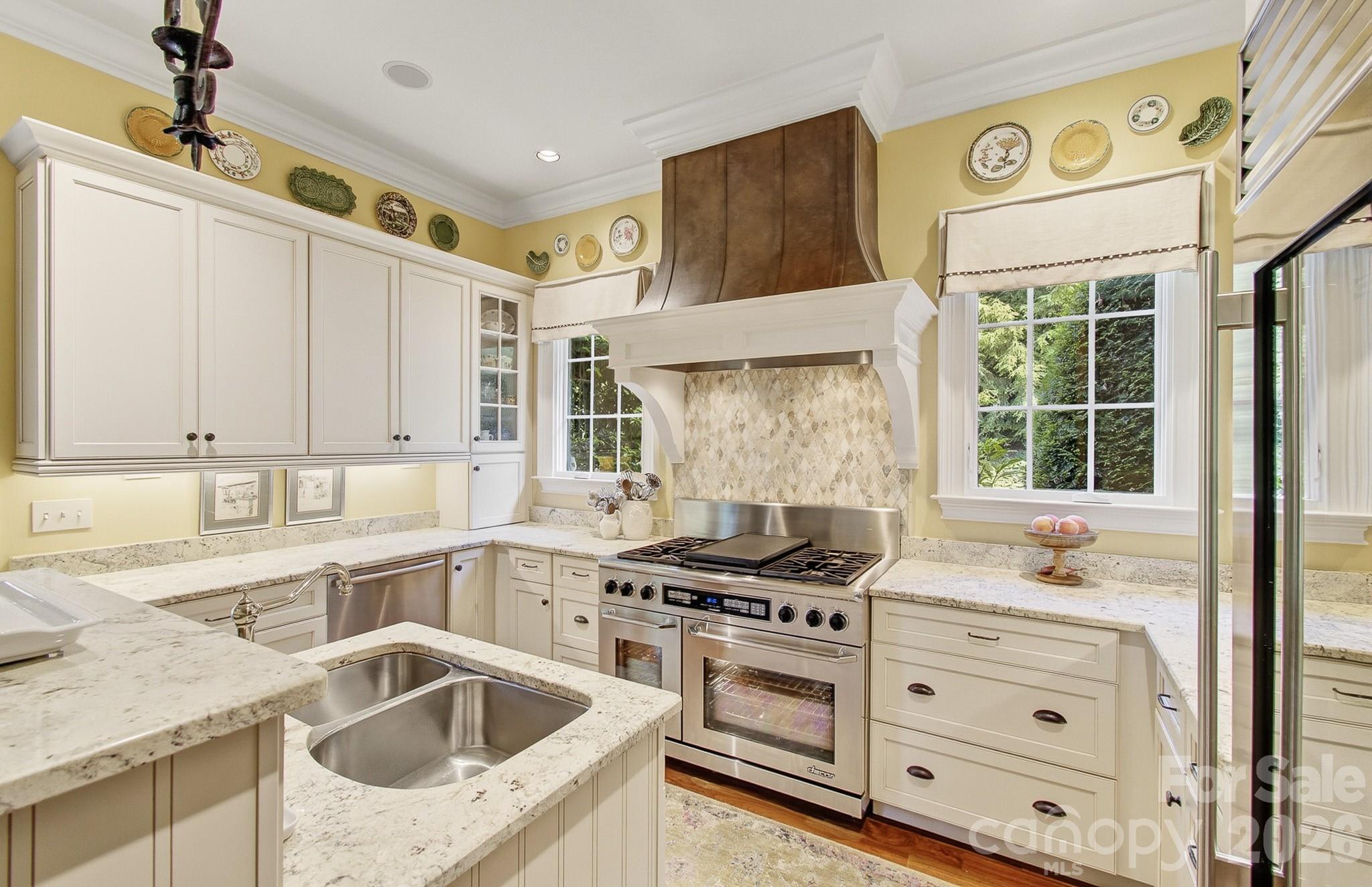 1333 Solomon Circle — Hendersonville