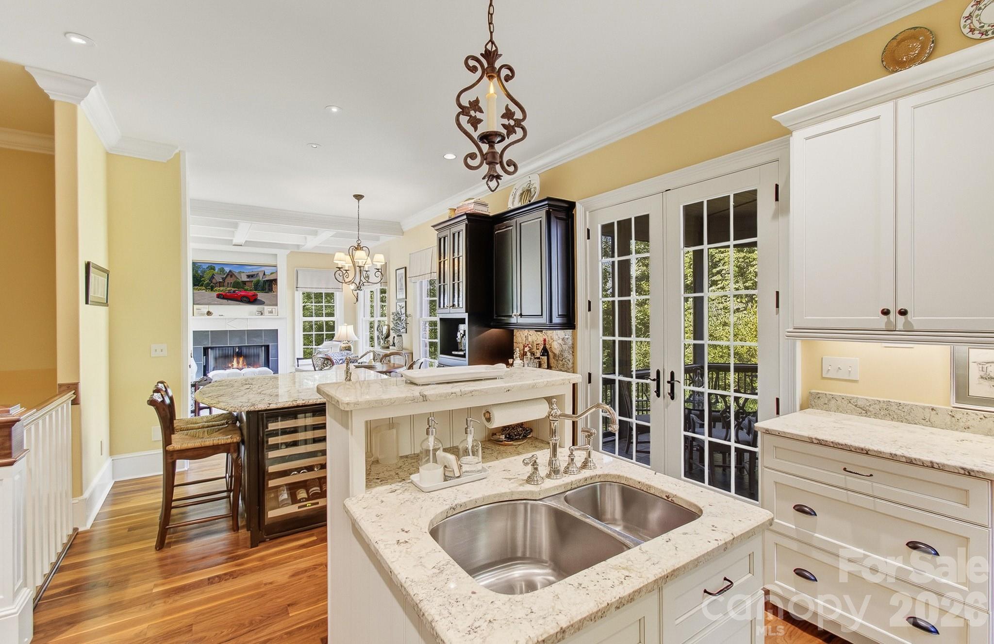 1333 Solomon Circle — Hendersonville