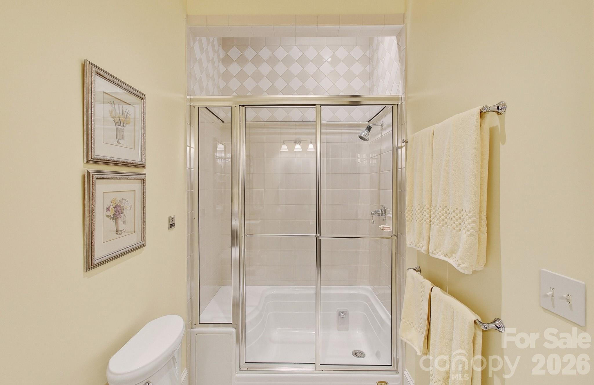 1333 Solomon Circle — Hendersonville