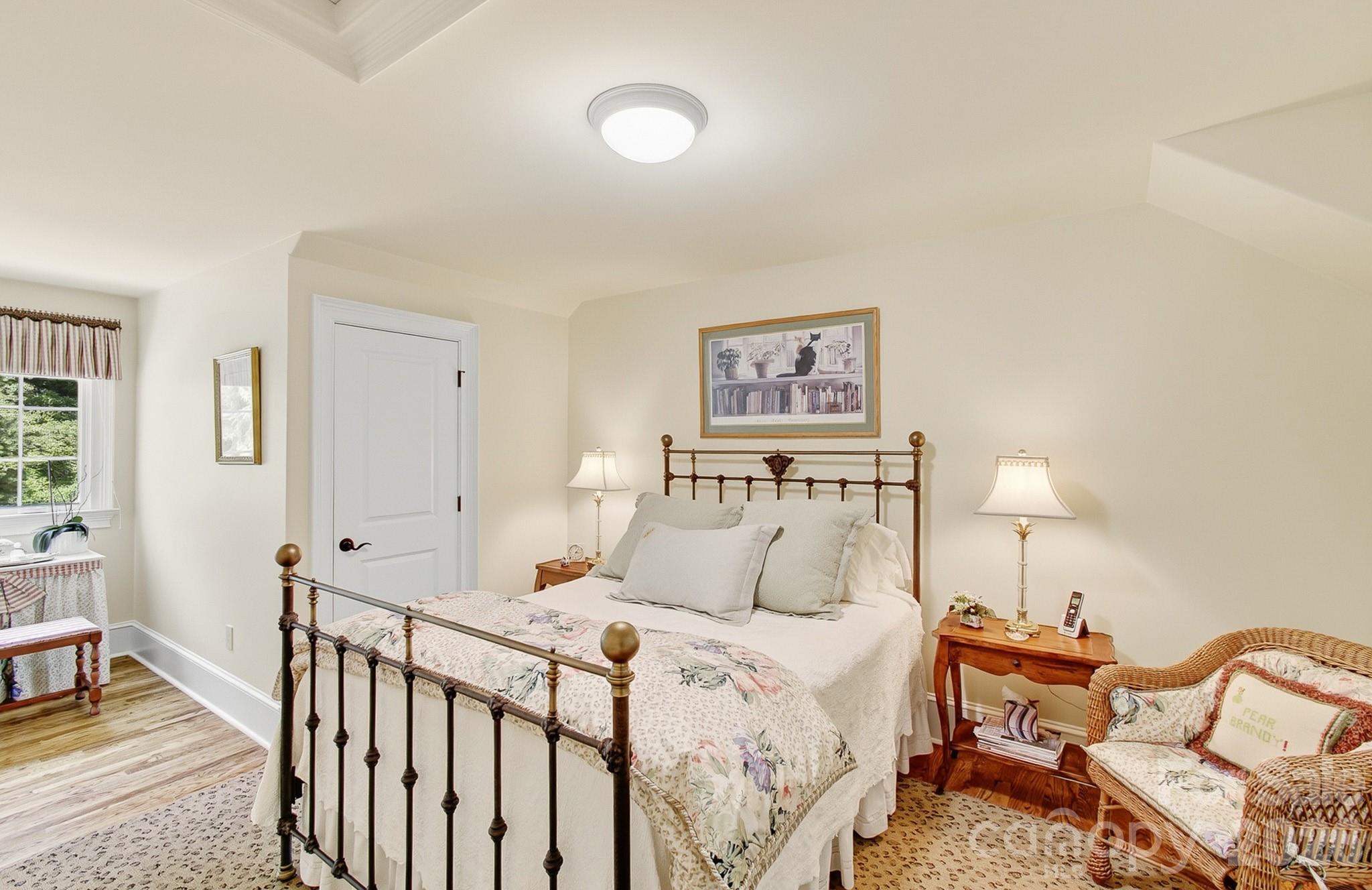 1333 Solomon Circle — Hendersonville