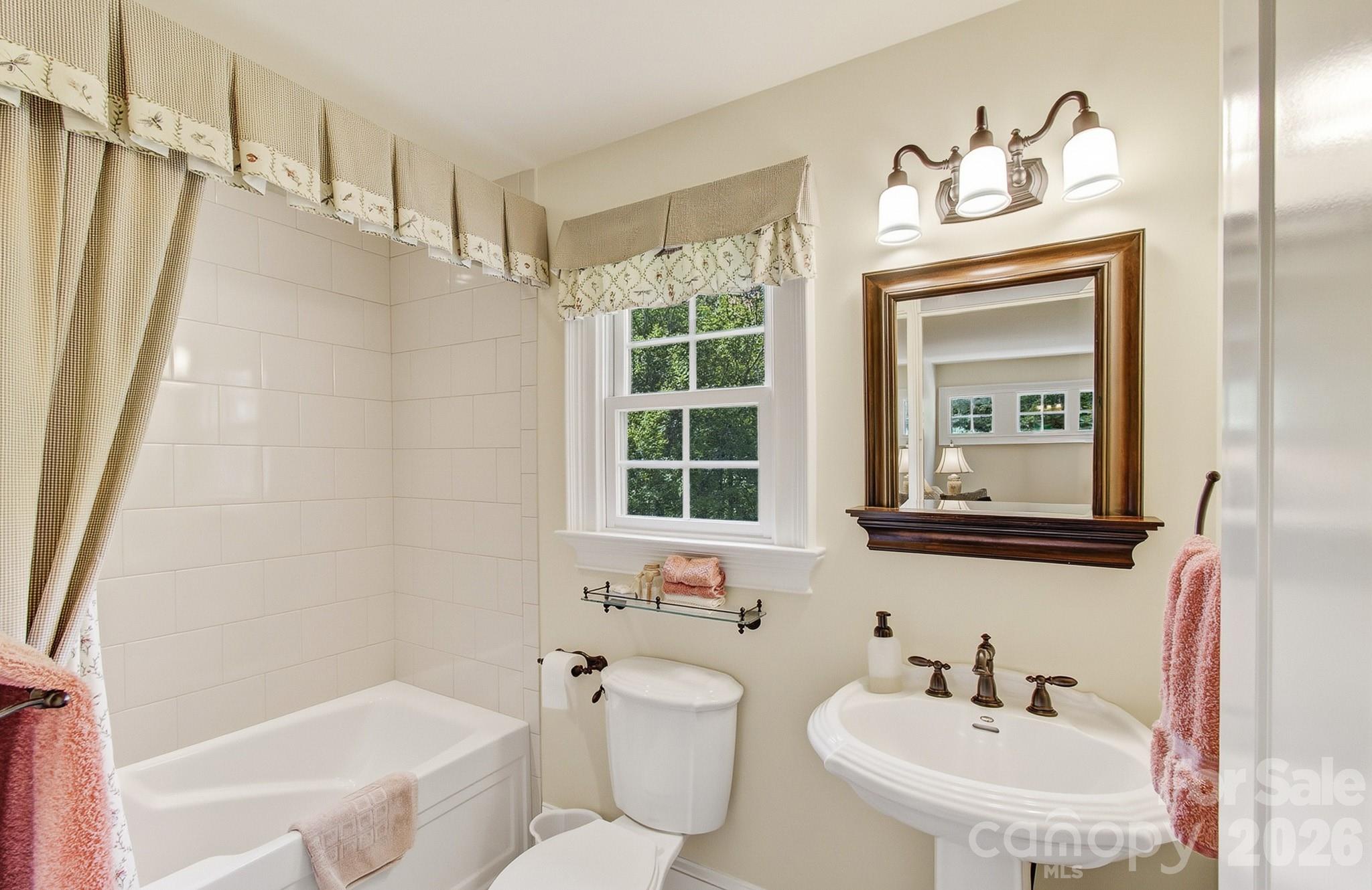 1333 Solomon Circle — Hendersonville