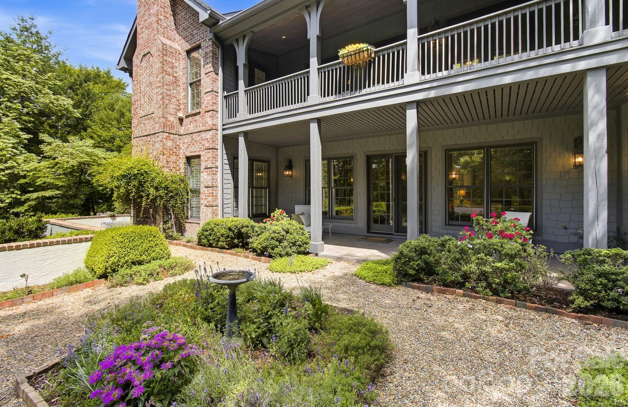 1333 Solomon Circle — Hendersonville