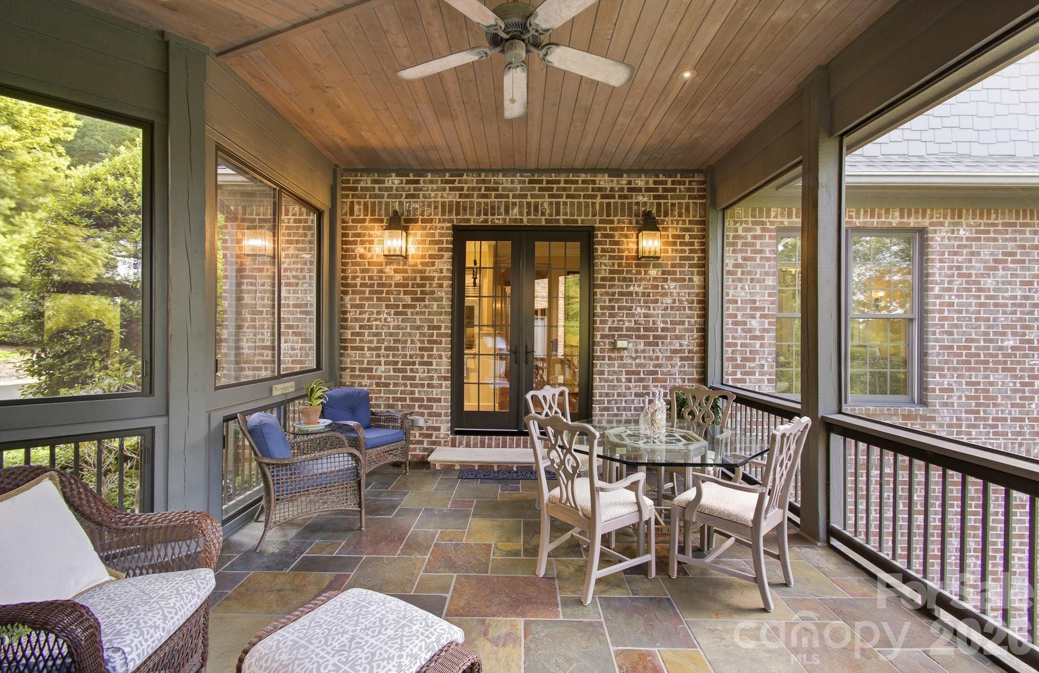 1333 Solomon Circle — Hendersonville