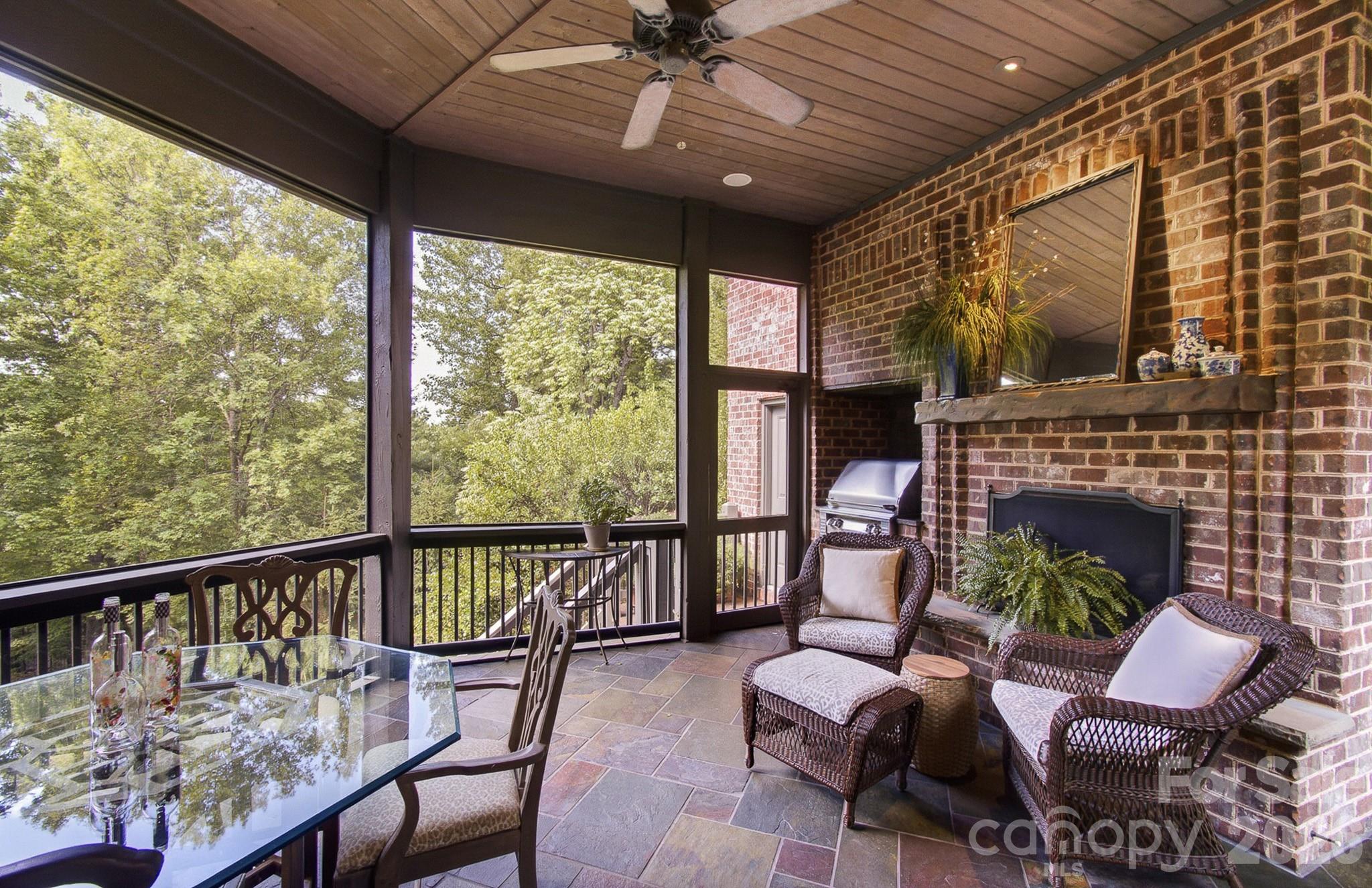 1333 Solomon Circle — Hendersonville